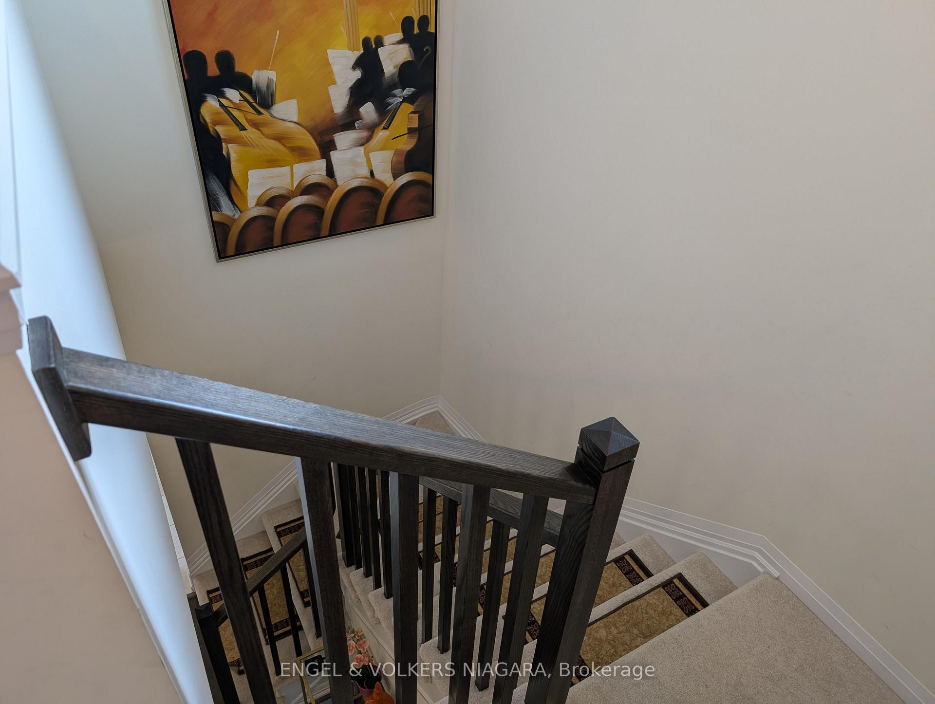 Photo 18 of 7330 Marvel Drive, Niagara Falls, Brown — HOMEH