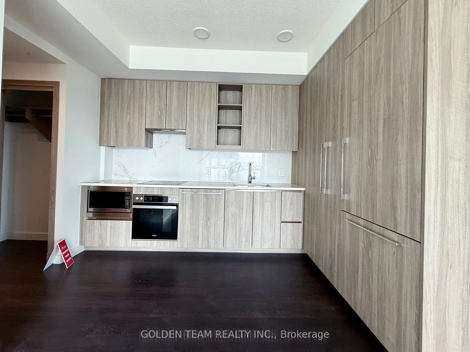 Front of Unit 906, 27 McMahon Drive