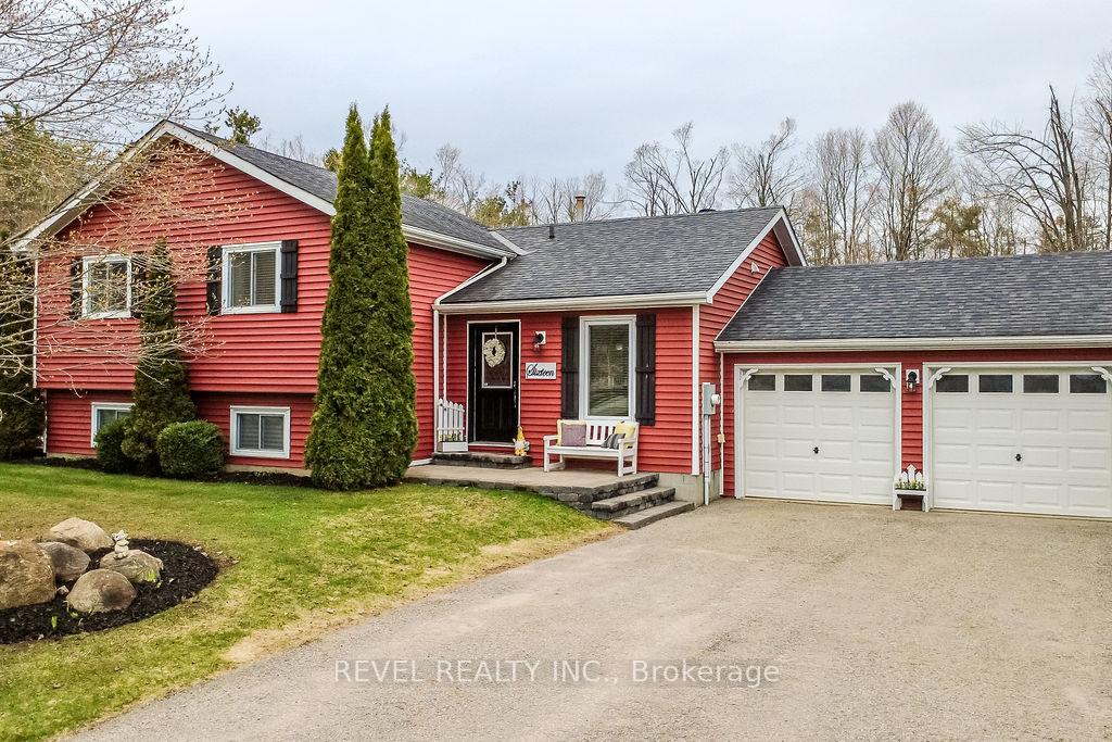 Photo 3 of 16 Sumac Crescent, Oro-Medonte, Sugarbush — HOMEH
