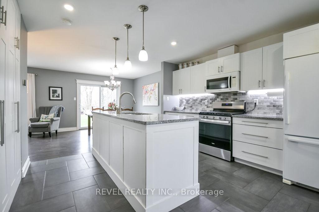 Photo 9 of 16 Sumac Crescent, Oro-Medonte, Sugarbush — HOMEH