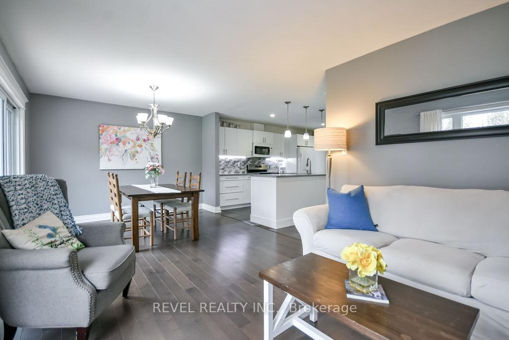 Photo 13 of 16 Sumac Crescent, Oro-Medonte, Sugarbush — HOMEH