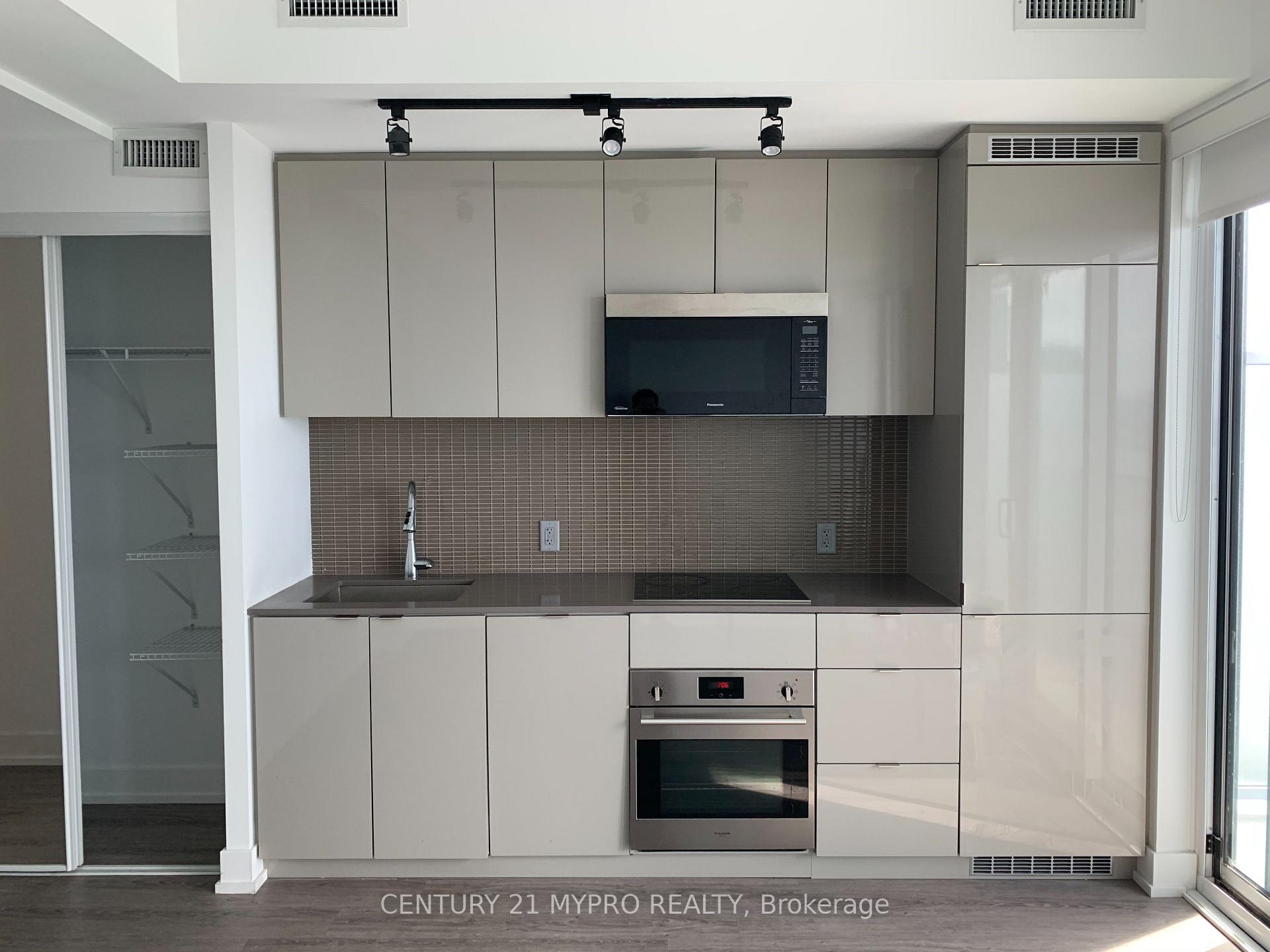 Photo 5 of Unit 4802, 7 Grenville Street, Toronto, Bay Street Corridor — HOMEH