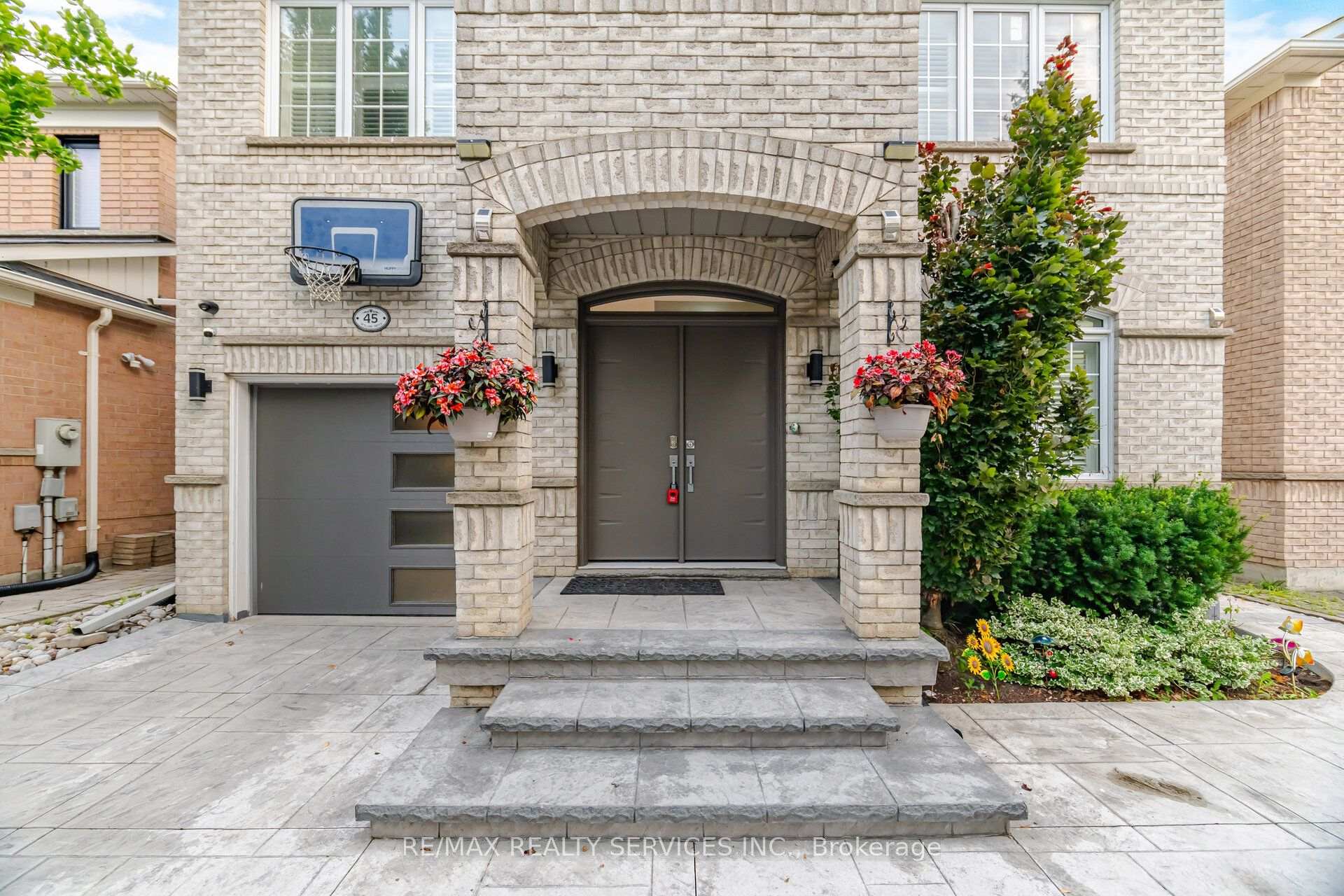 Photo 5 of 45 Skylark Drive, Vaughan, Vellore Village — HOMEH