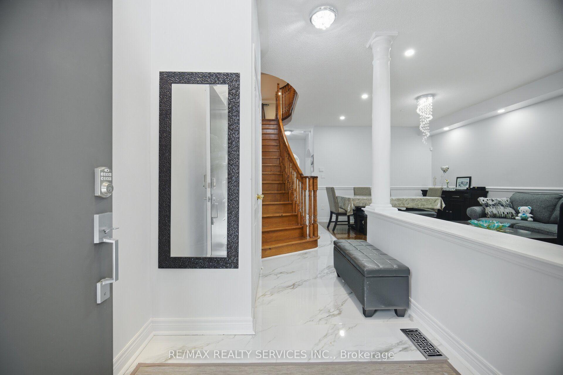 Photo 6 of 45 Skylark Drive, Vaughan, Vellore Village — HOMEH
