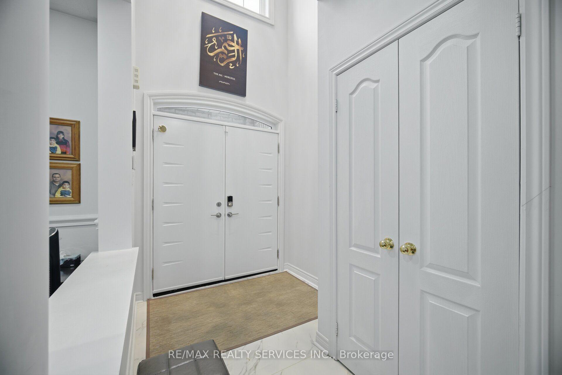 Photo 8 of 45 Skylark Drive, Vaughan, Vellore Village — HOMEH