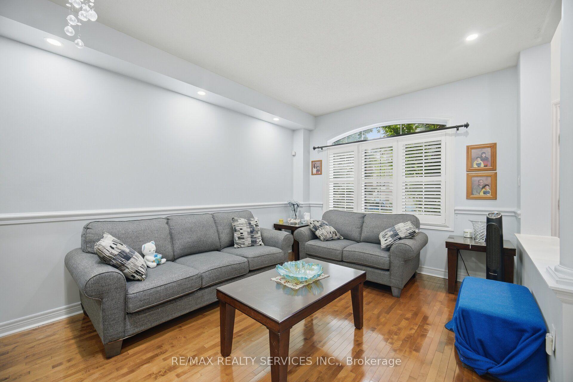 Photo 9 of 45 Skylark Drive, Vaughan, Vellore Village — HOMEH