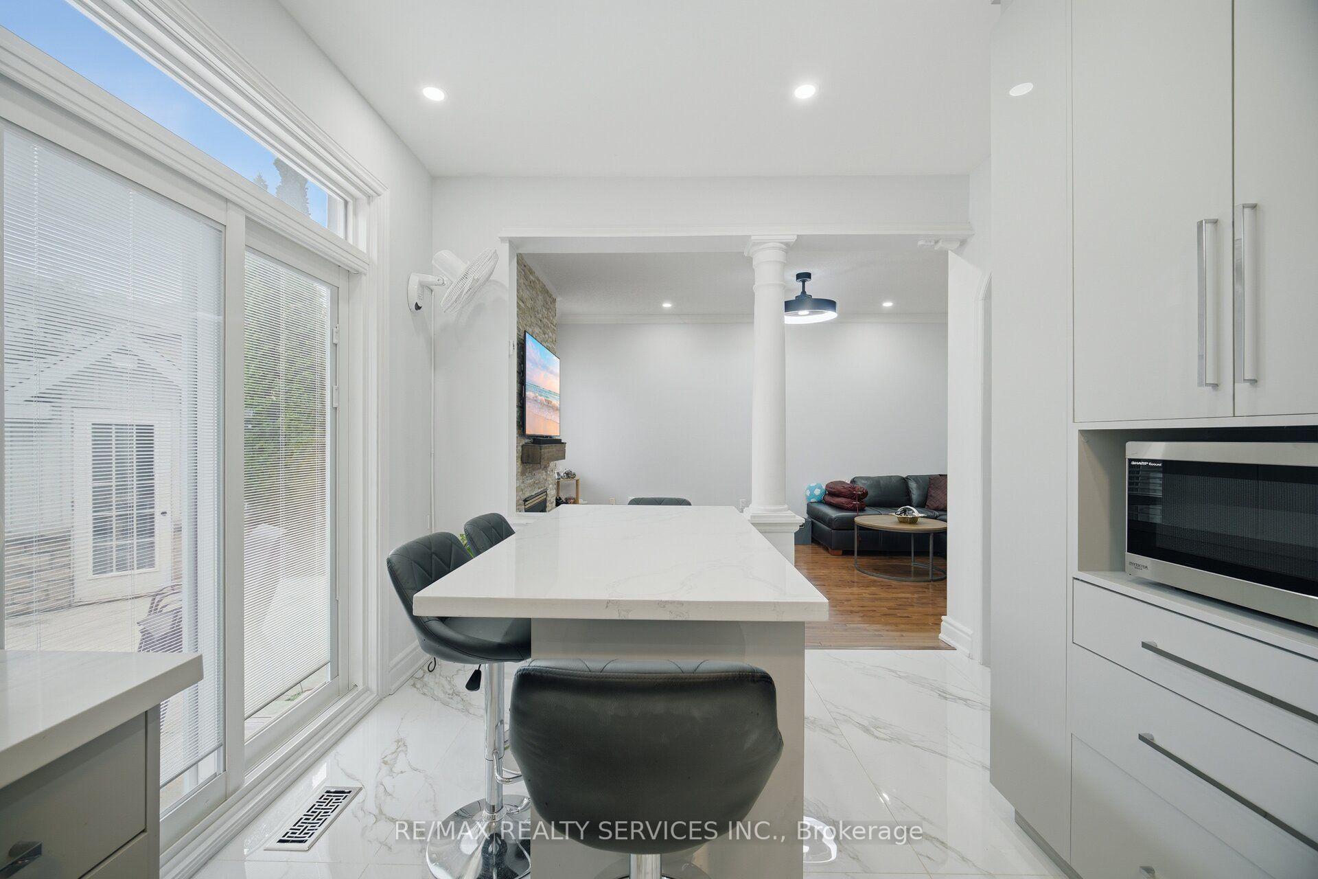 Photo 16 of 45 Skylark Drive, Vaughan, Vellore Village — HOMEH