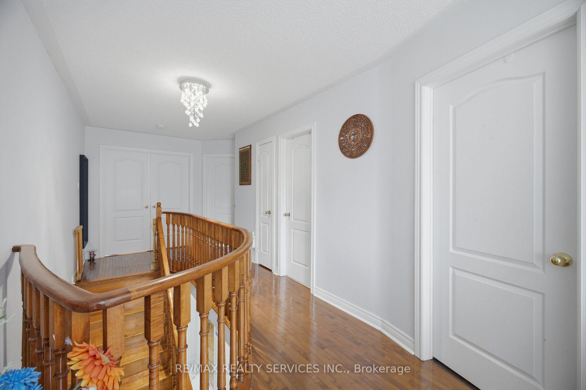 Photo 26 of 45 Skylark Drive, Vaughan, Vellore Village — HOMEH