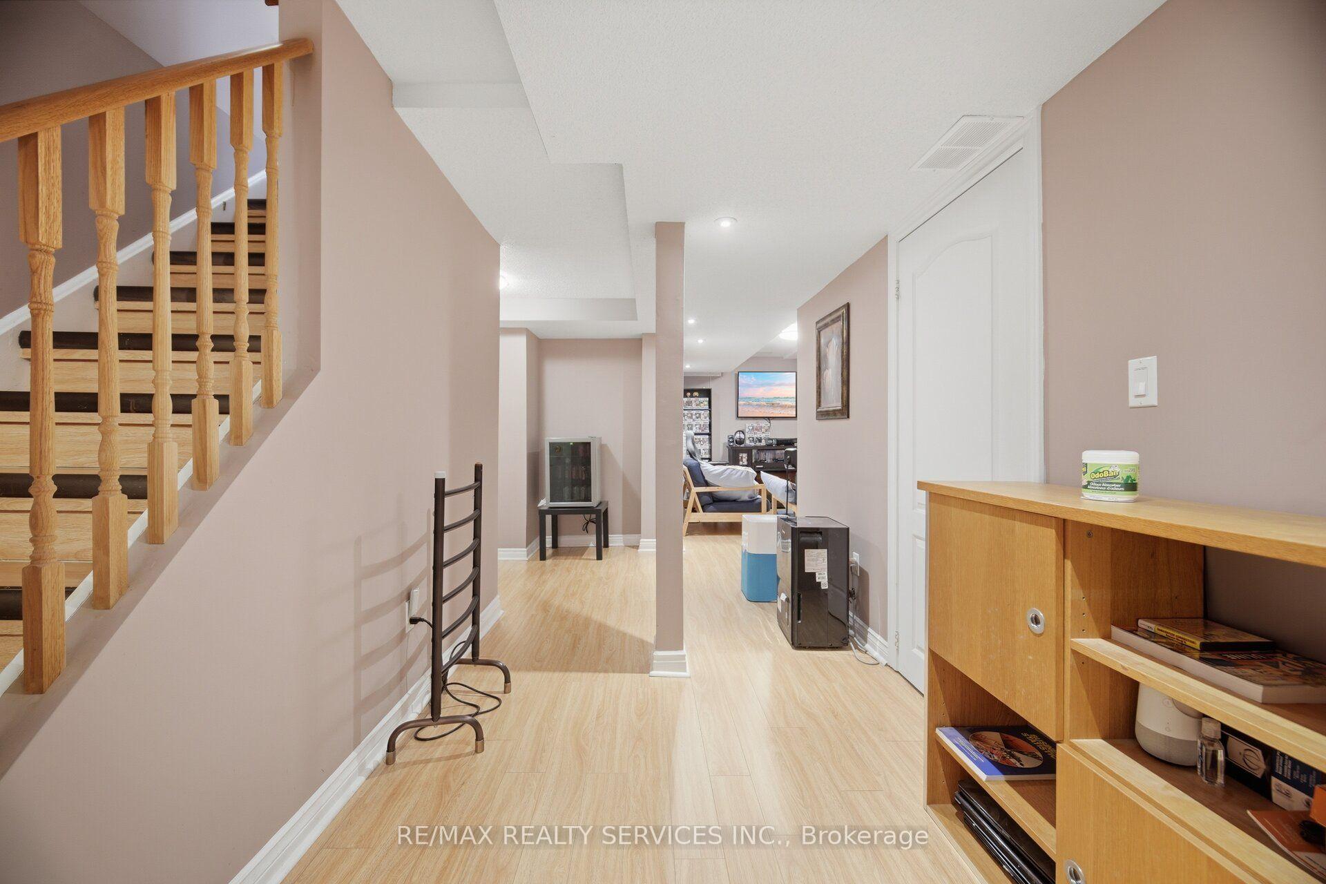 Photo 38 of 45 Skylark Drive, Vaughan, Vellore Village — HOMEH