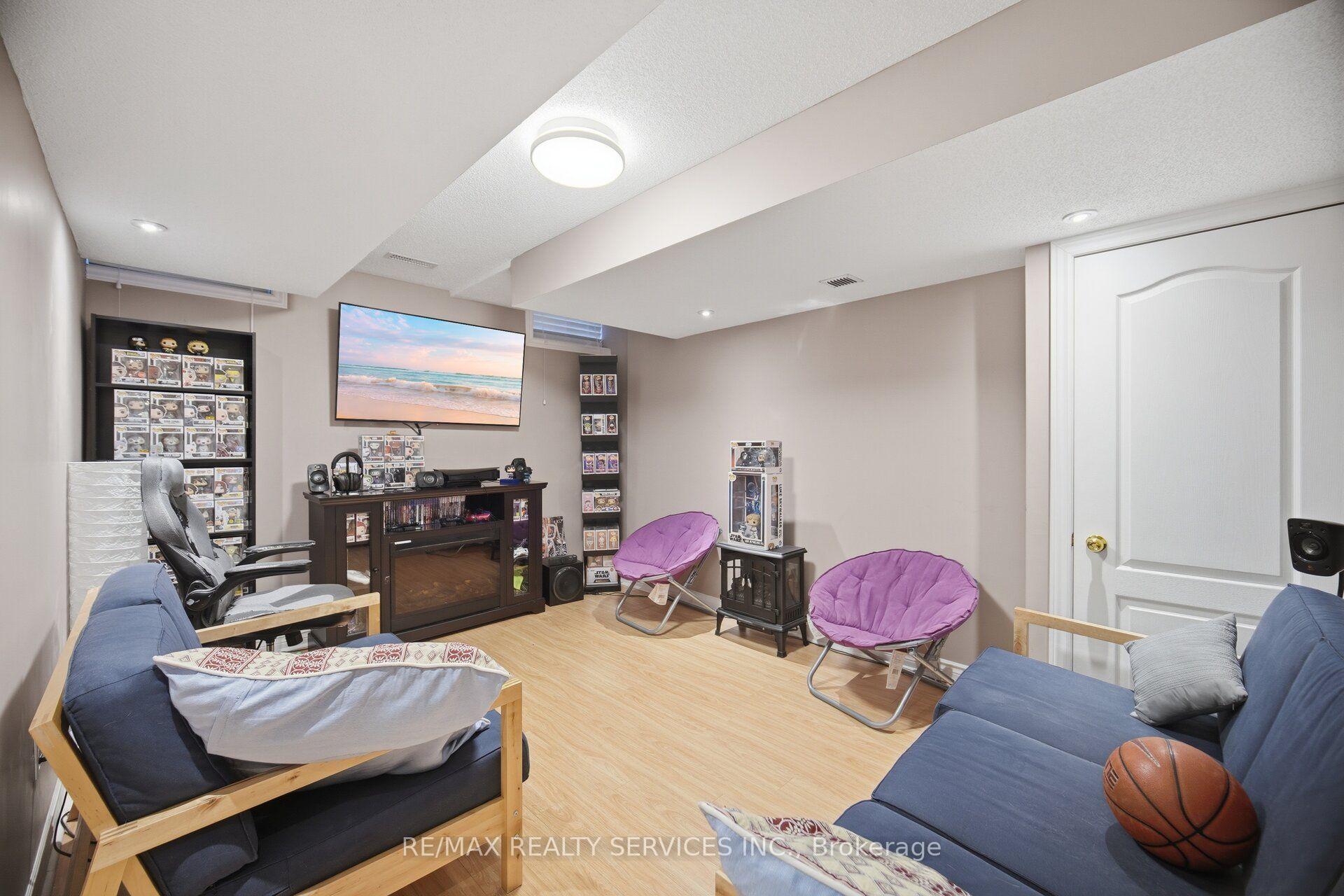 Photo 39 of 45 Skylark Drive, Vaughan, Vellore Village — HOMEH
