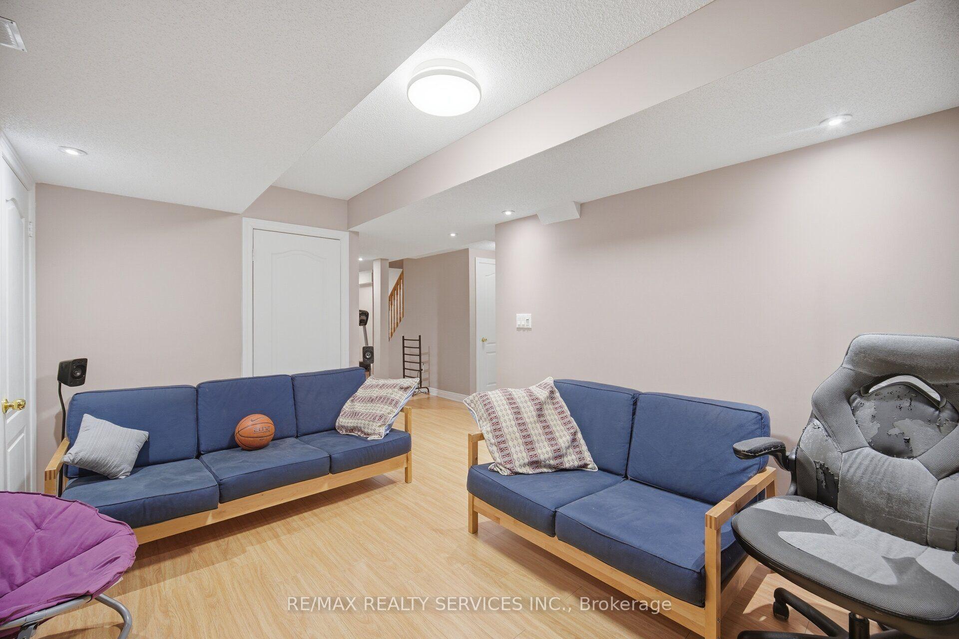 Photo 40 of 45 Skylark Drive, Vaughan, Vellore Village — HOMEH