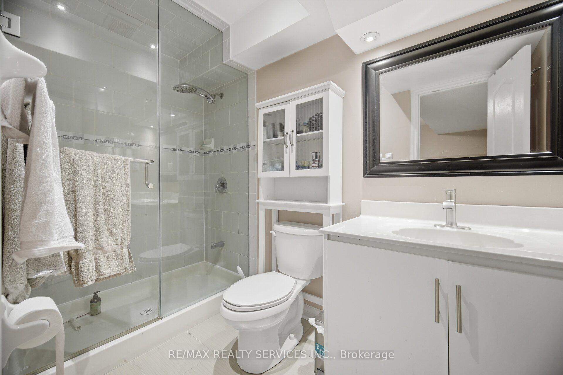 Photo 43 of 45 Skylark Drive, Vaughan, Vellore Village — HOMEH