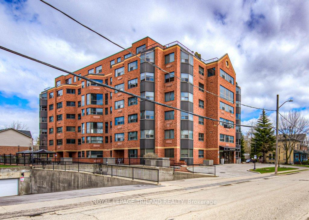 Photo 3 of Unit 403, 20 Ellen Street, Kitchener, Civic Centre — HOMEH