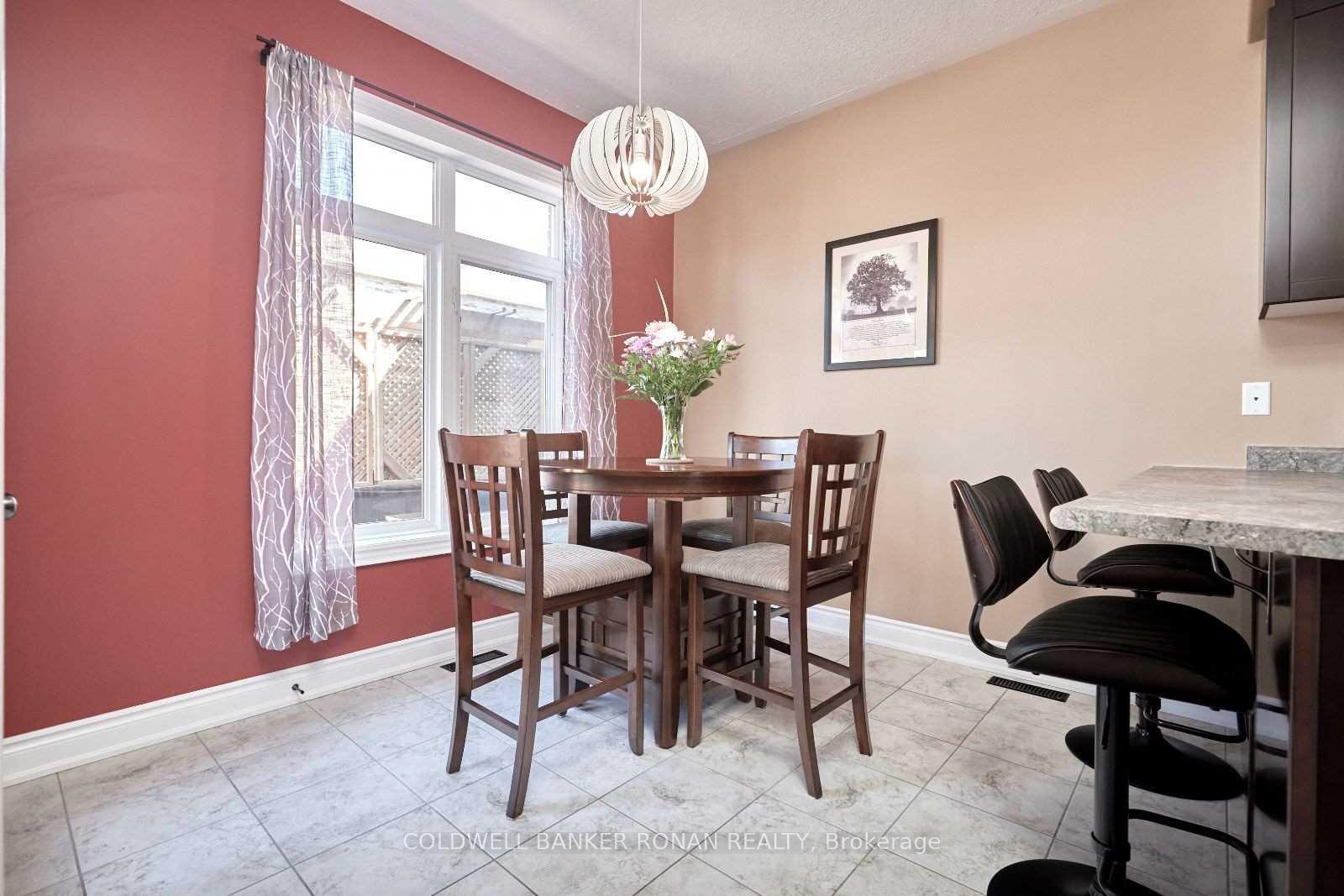 Photo 5 of 64 Catherine Drive, Barrie, Painswick South — HOMEH