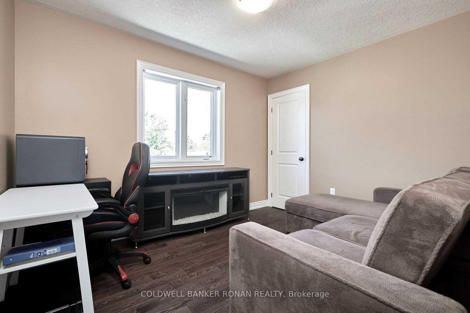 Photo 11 of 64 Catherine Drive, Barrie, Painswick South — HOMEH
