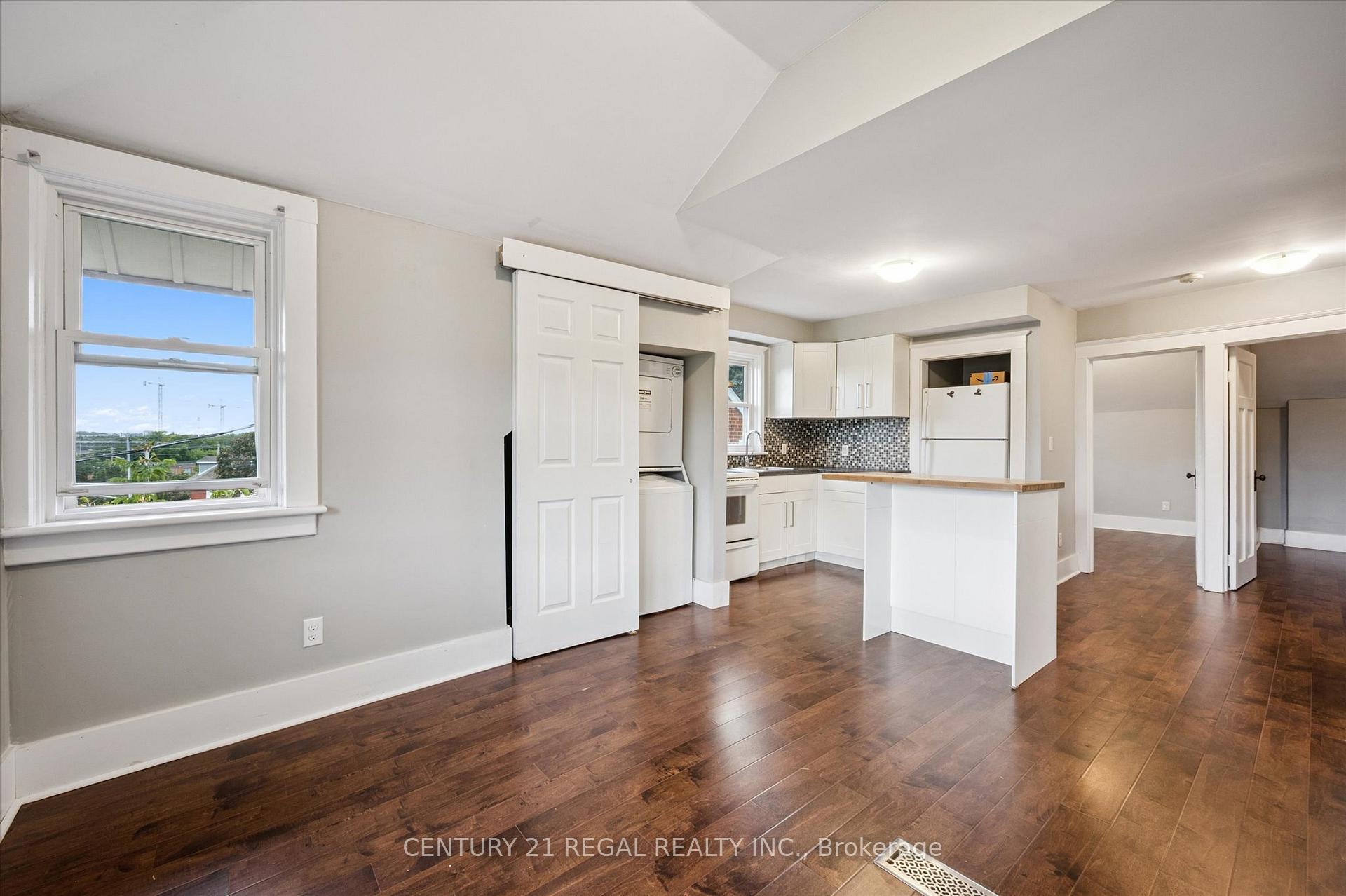 Photo 17 of 14 Stirling Avenue N, Kitchener, King East — HOMEH