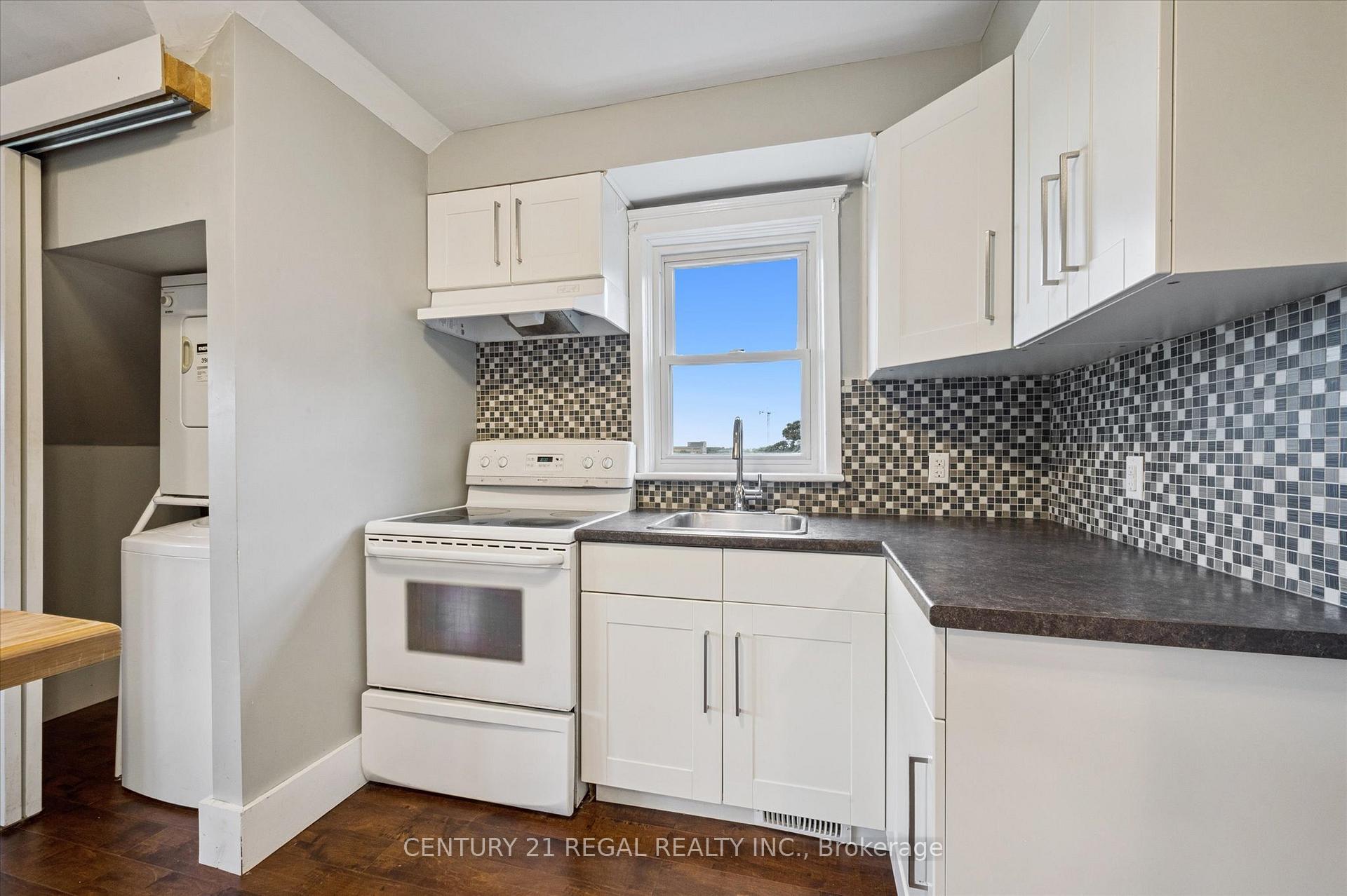 Photo 19 of 14 Stirling Avenue N, Kitchener, King East — HOMEH