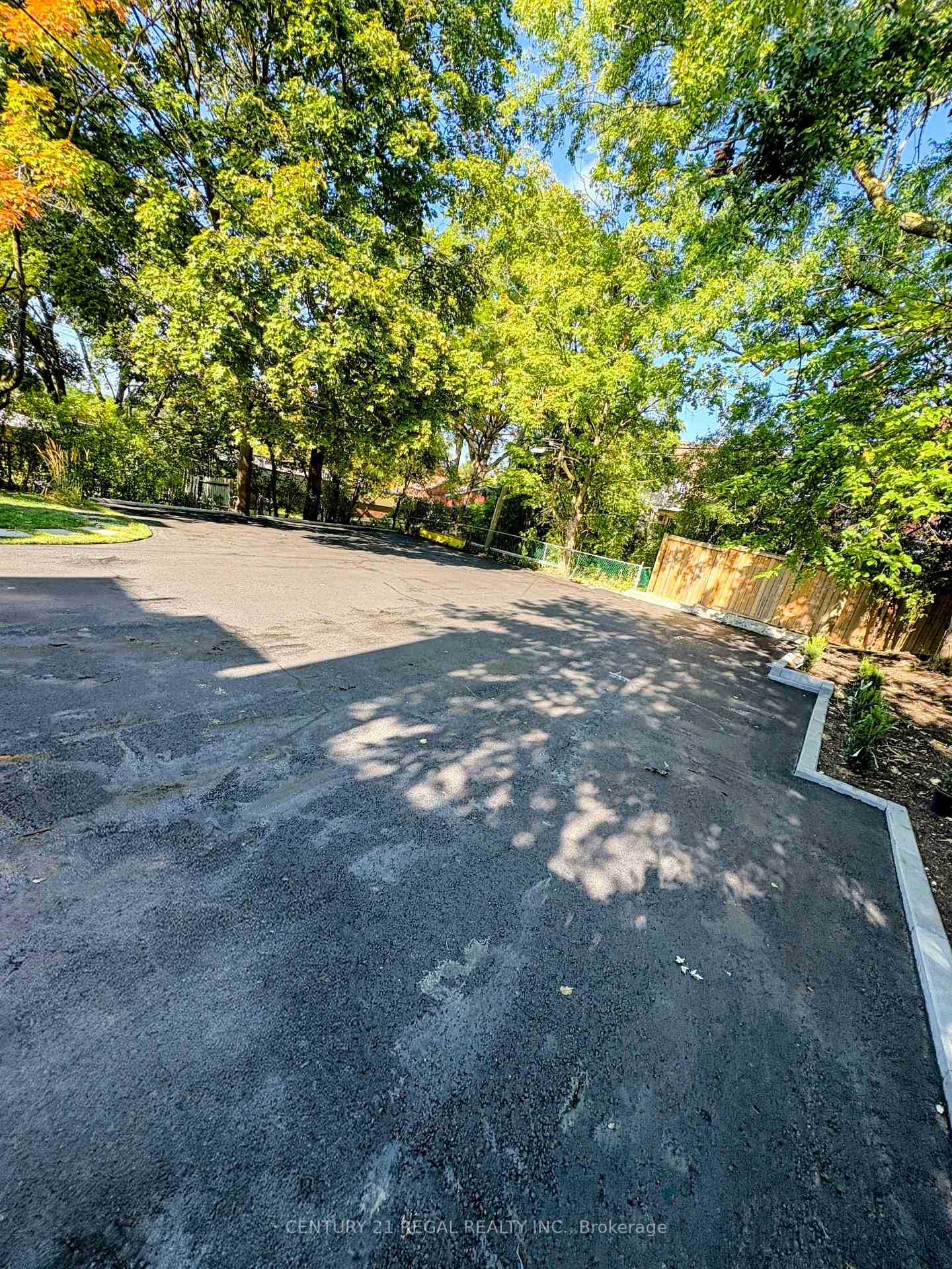 Photo 26 of 14 Stirling Avenue N, Kitchener, King East — HOMEH