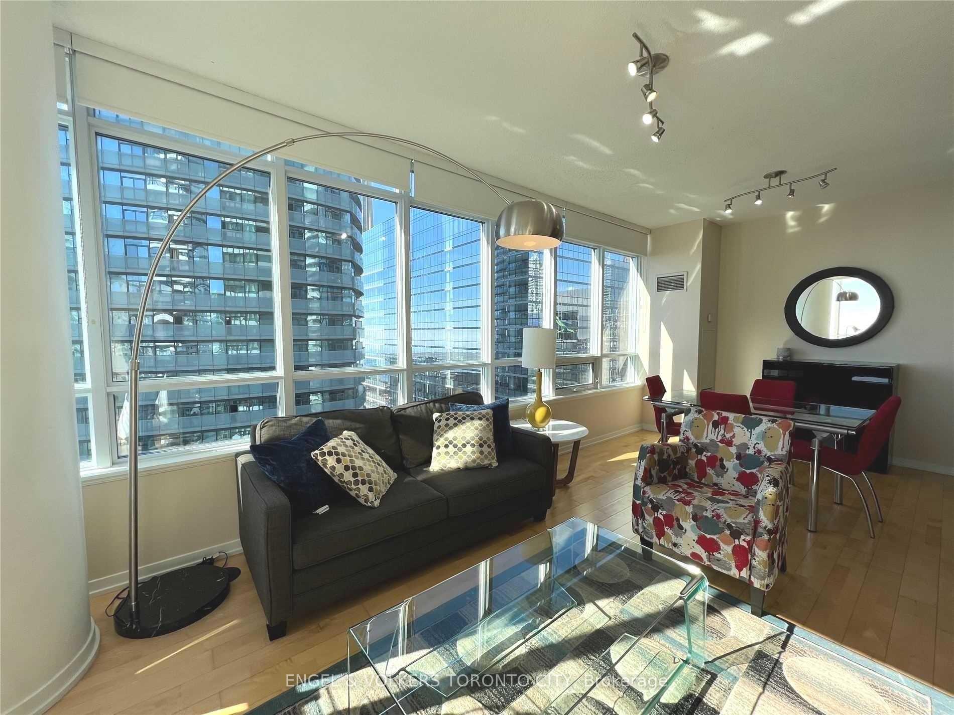 Photo 3 of Unit 3910, 55 Bremner Boulevard, Toronto, Waterfront Communities — HOMEH