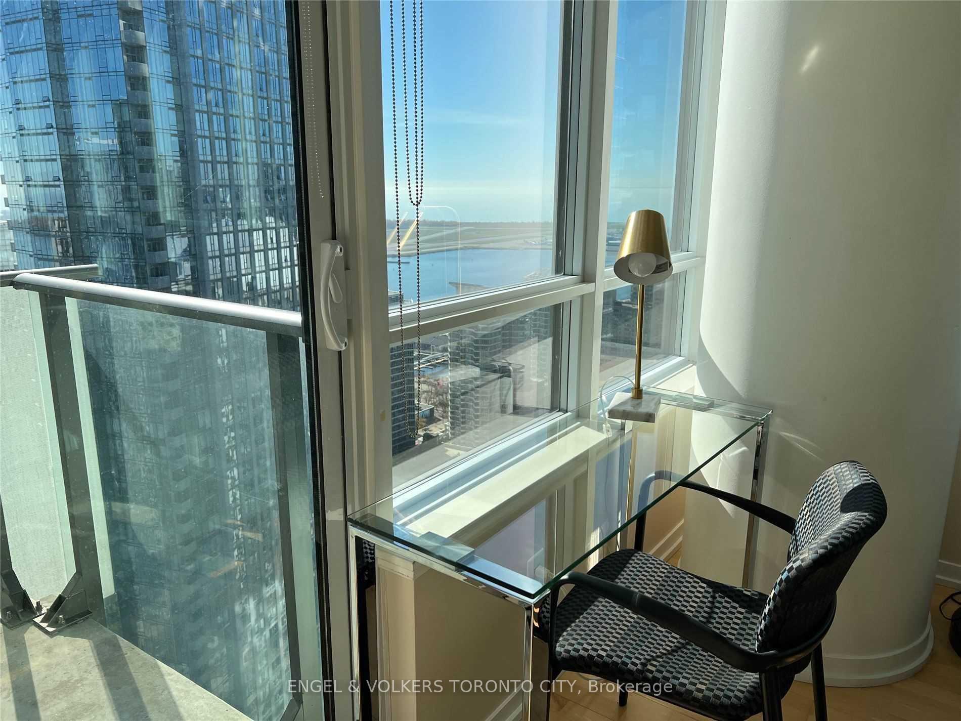 Photo 4 of Unit 3910, 55 Bremner Boulevard, Toronto, Waterfront Communities — HOMEH