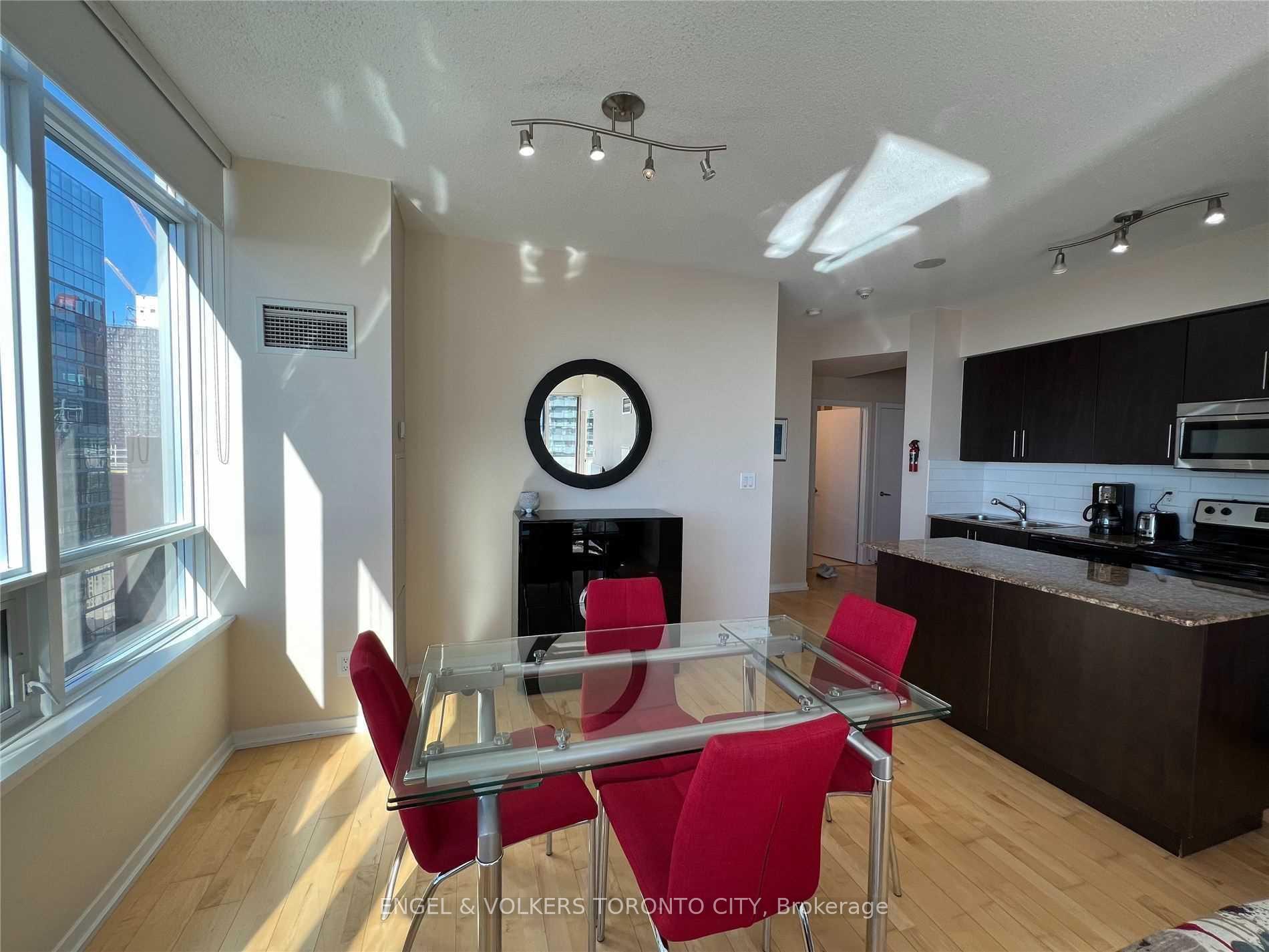 Photo 5 of Unit 3910, 55 Bremner Boulevard, Toronto, Waterfront Communities — HOMEH