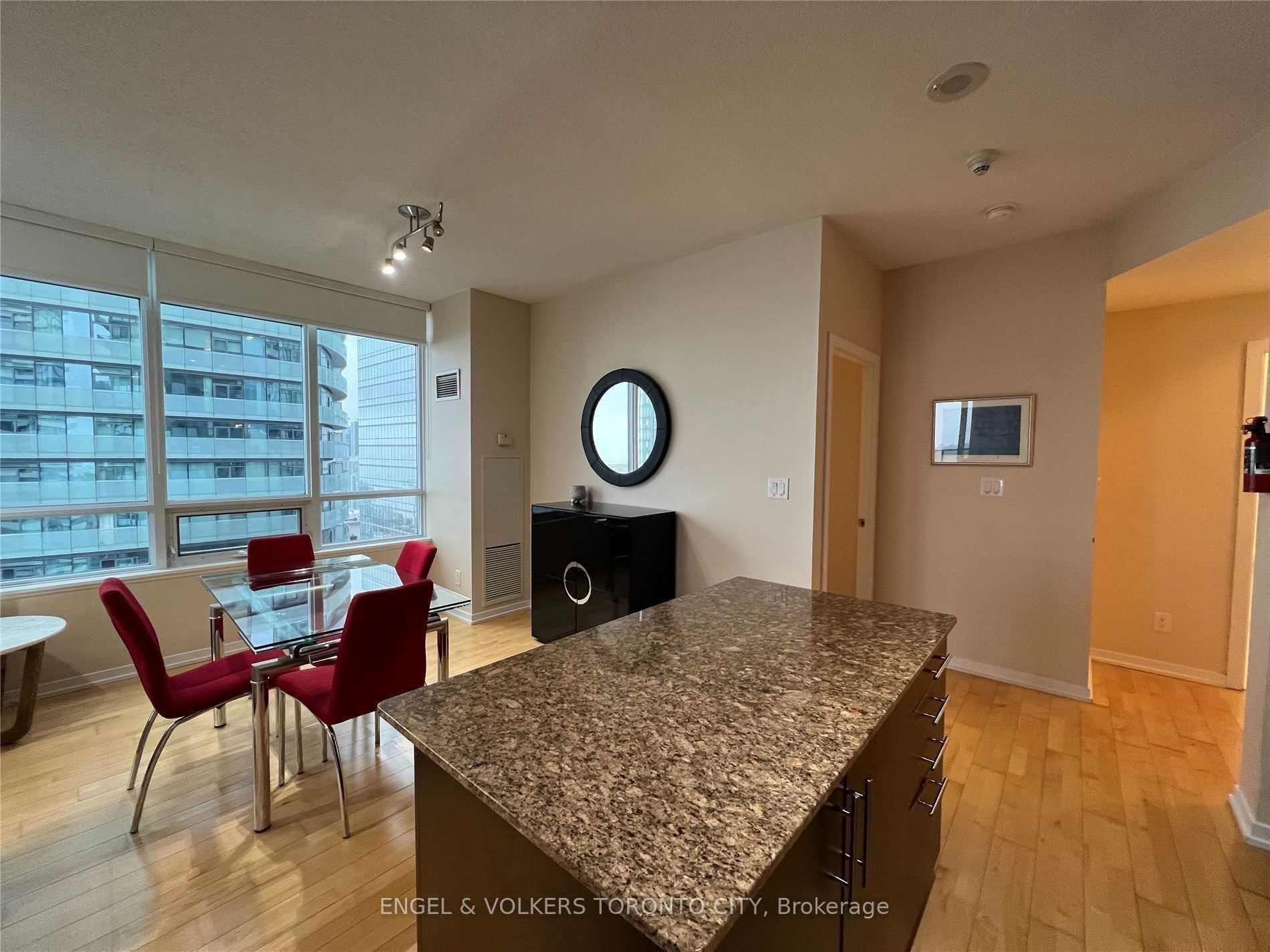 Photo 8 of Unit 3910, 55 Bremner Boulevard, Toronto, Waterfront Communities — HOMEH