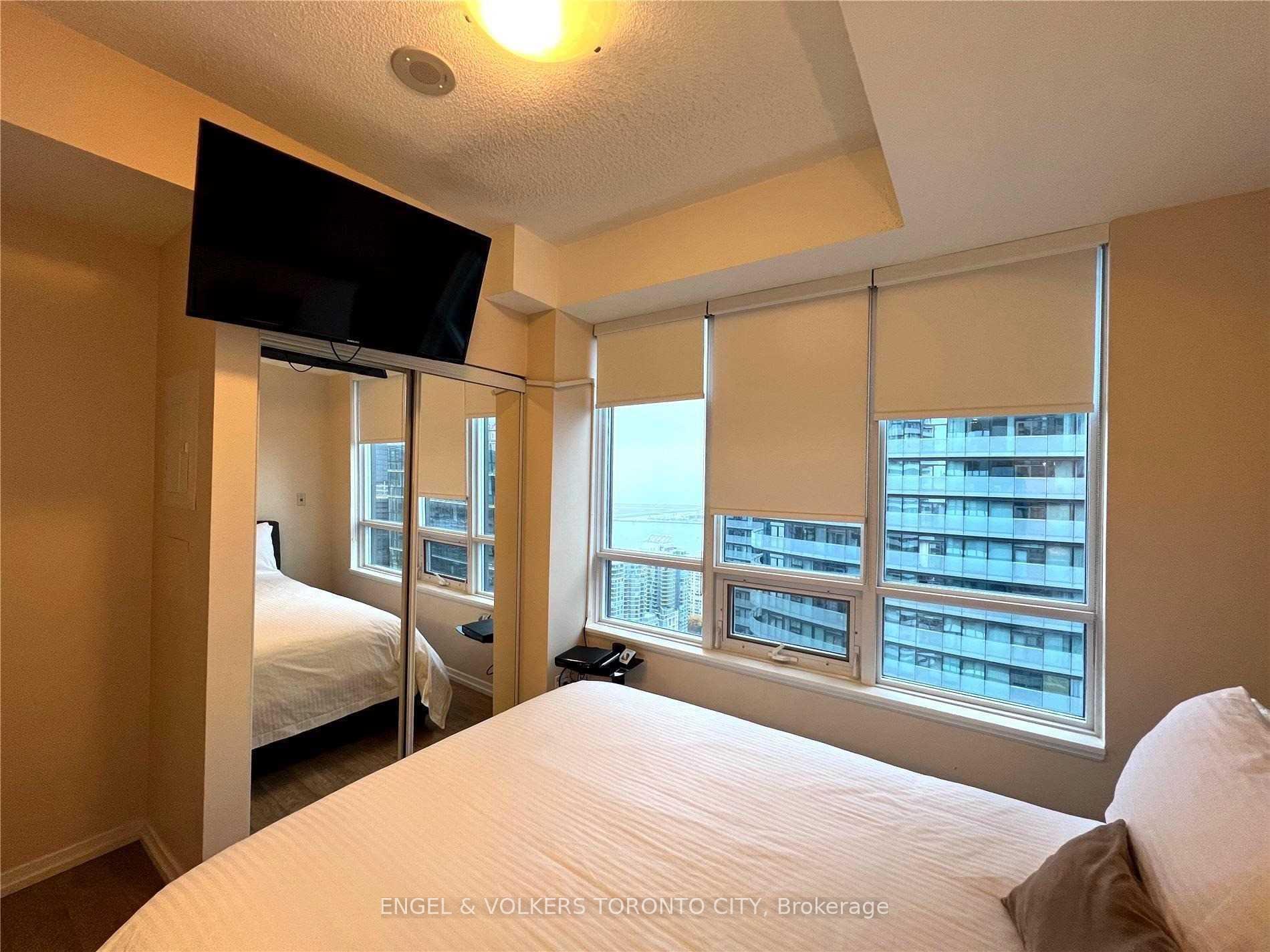 Photo 11 of Unit 3910, 55 Bremner Boulevard, Toronto, Waterfront Communities — HOMEH