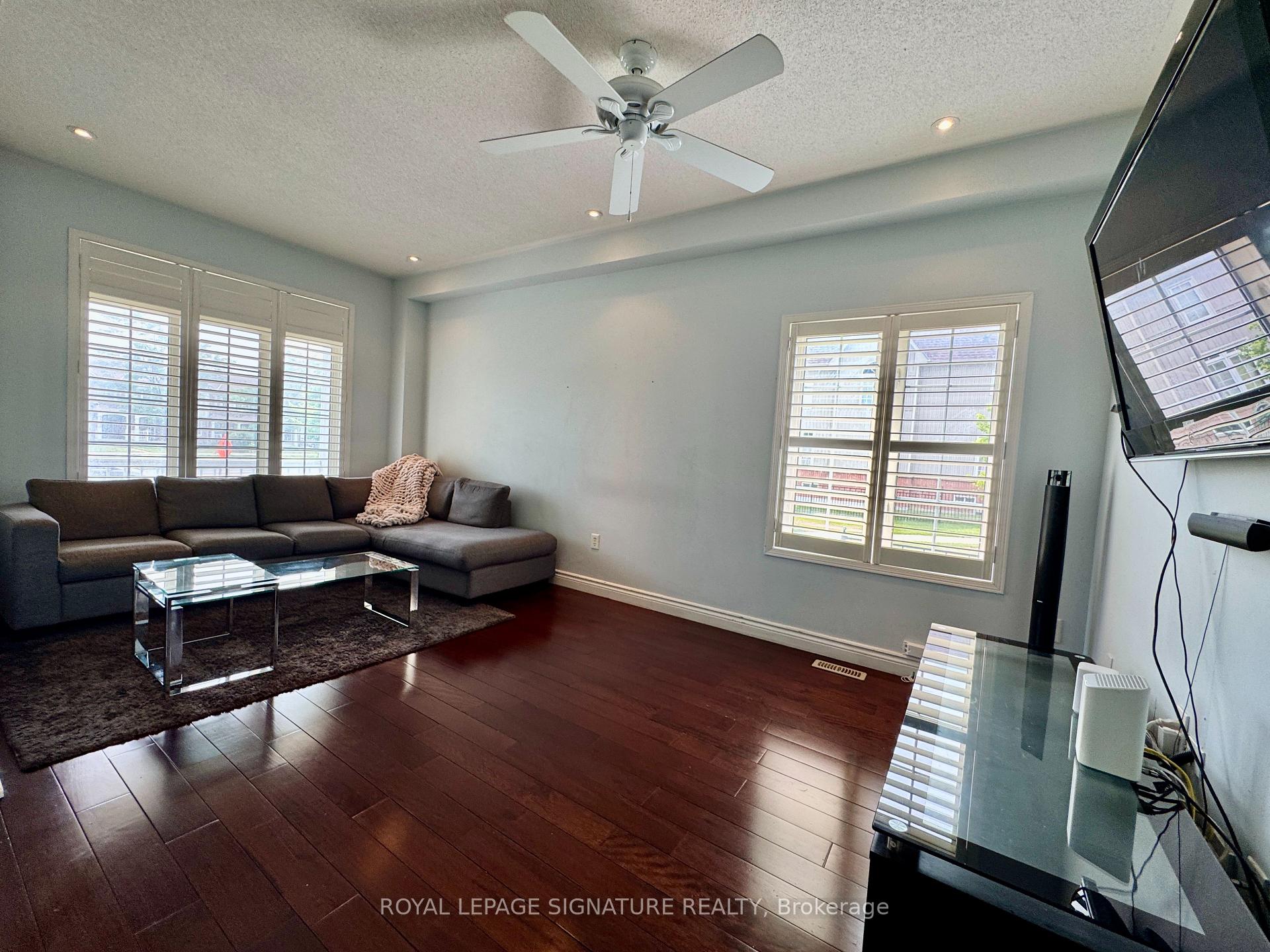 Photo 2 of 41 Yale Lane, Markham, Cornell — HOMEH