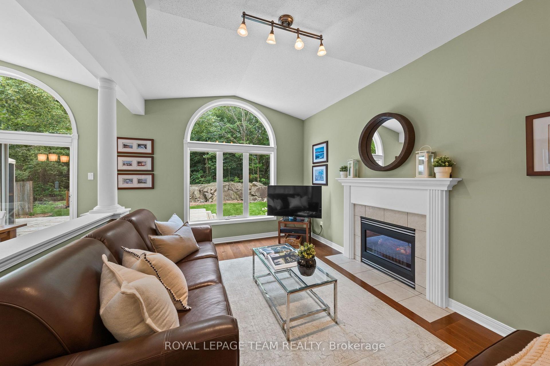 Photo 5 of 13 Keno Way, Ottawa, Kanata - Kanata Lakes/Heritage Hills — HOMEH