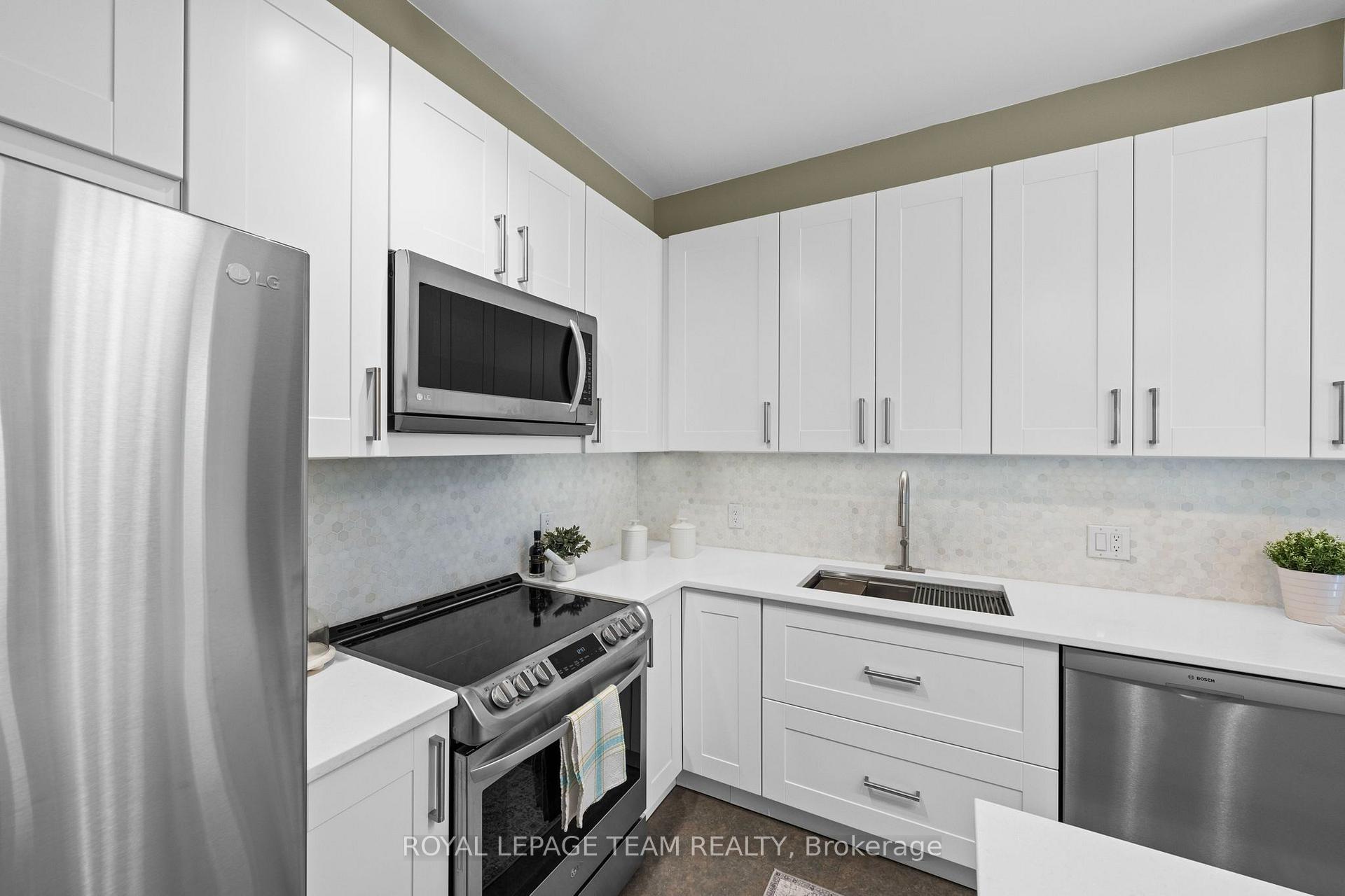 Photo 14 of 13 Keno Way, Ottawa, Kanata - Kanata Lakes/Heritage Hills — HOMEH