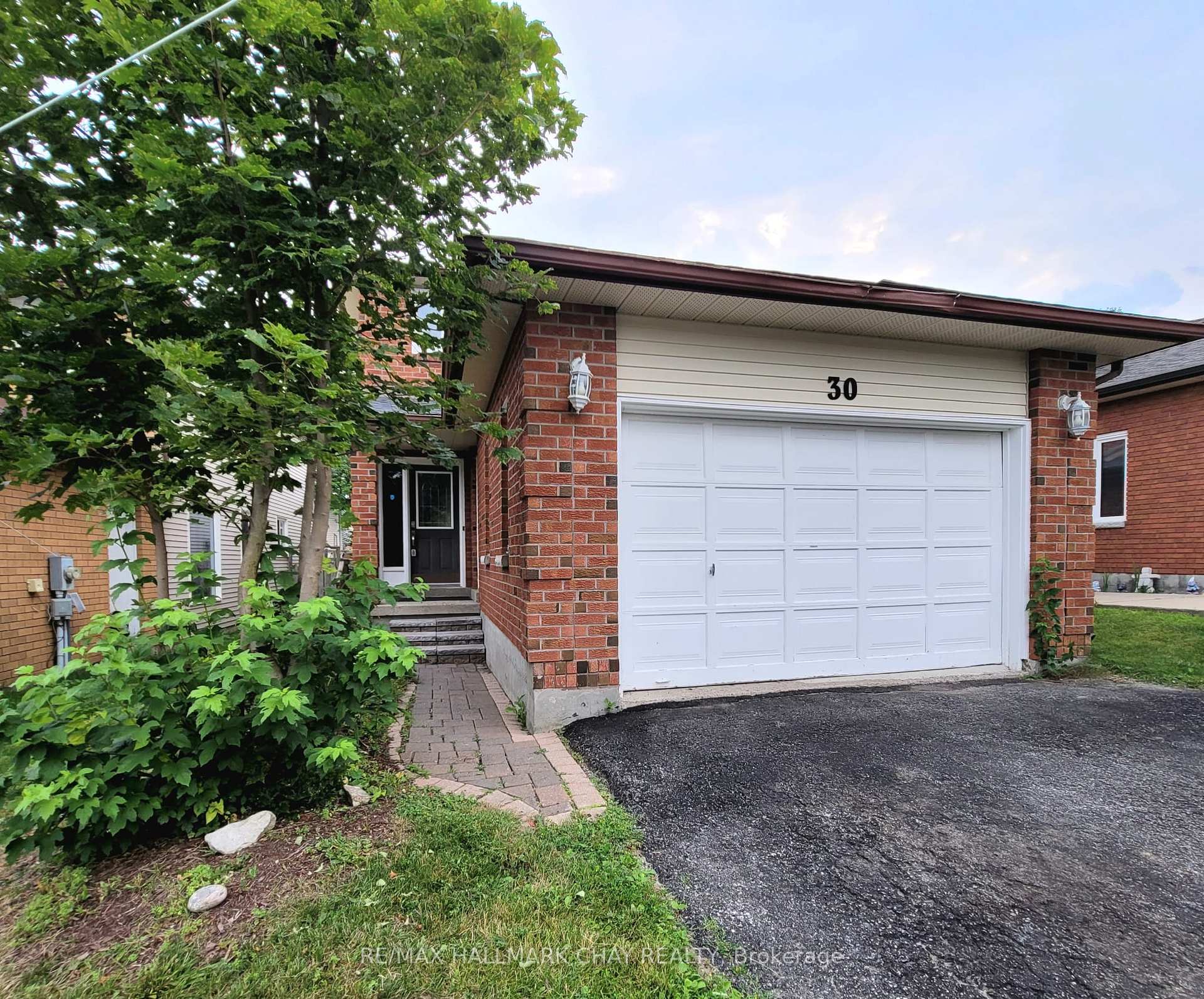 Photo 1 of 30 Orwell Crescent, Barrie, Letitia Heights — HOMEH