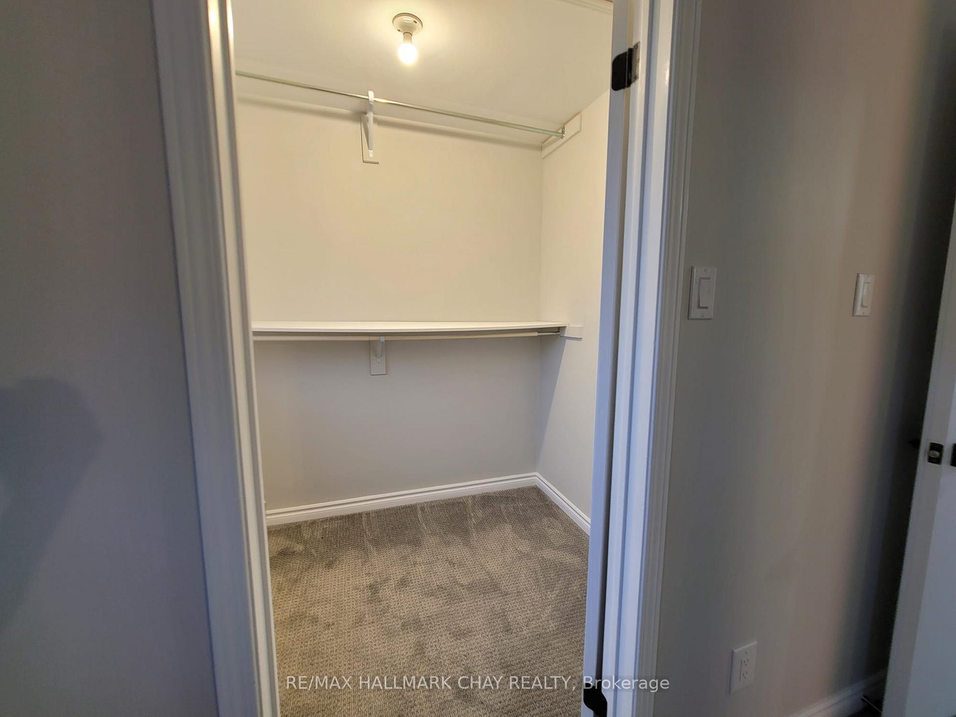 Photo 5 of 30 Orwell Crescent, Barrie, Letitia Heights — HOMEH