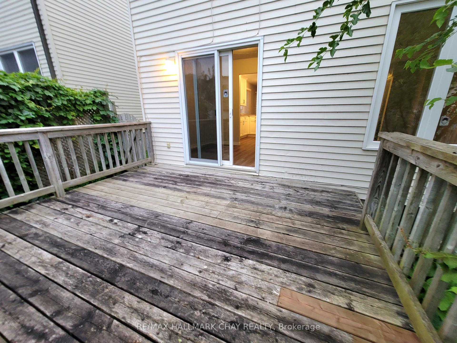 Photo 15 of 30 Orwell Crescent, Barrie, Letitia Heights — HOMEH
