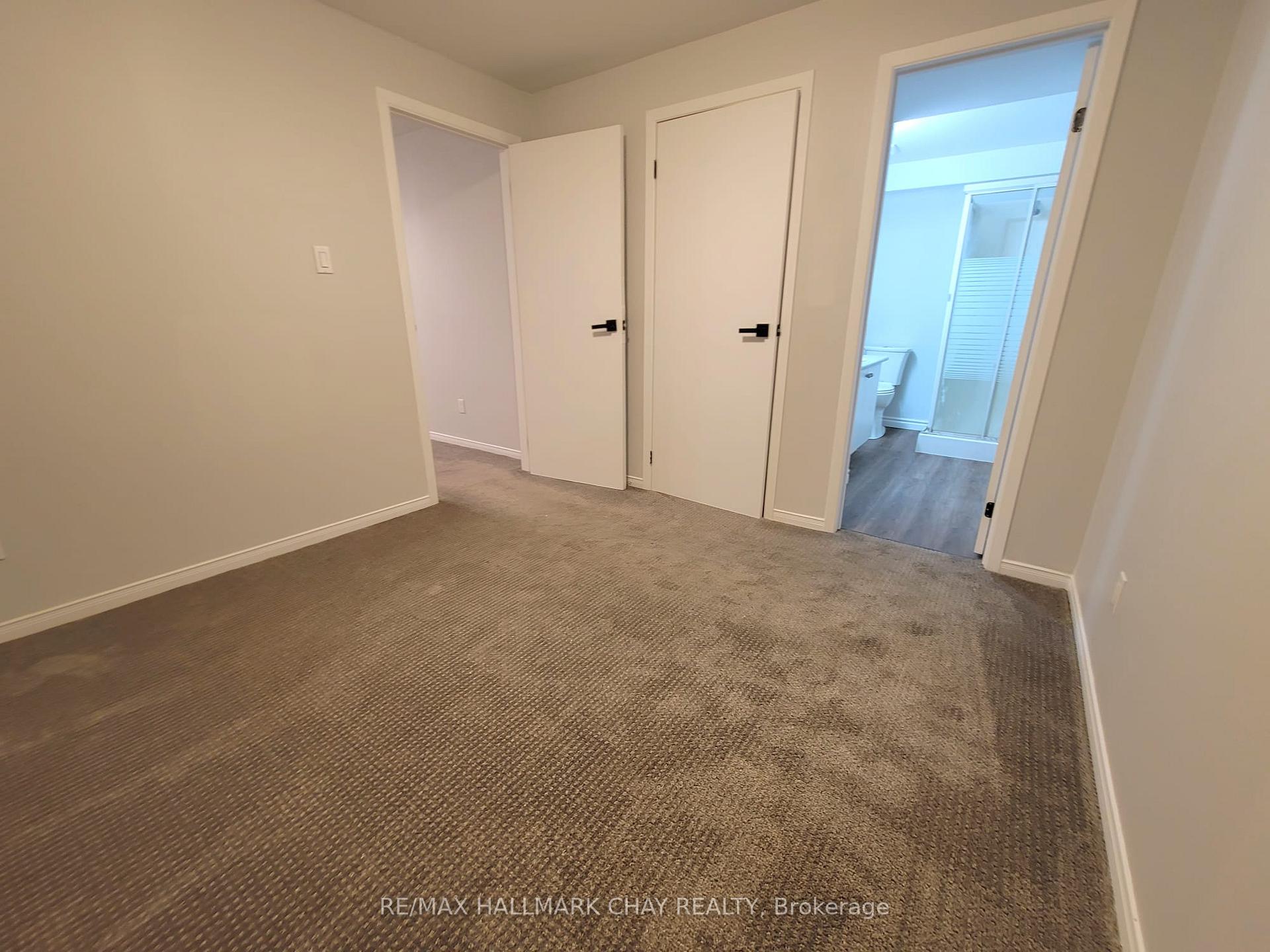 Photo 17 of 30 Orwell Crescent, Barrie, Letitia Heights — HOMEH
