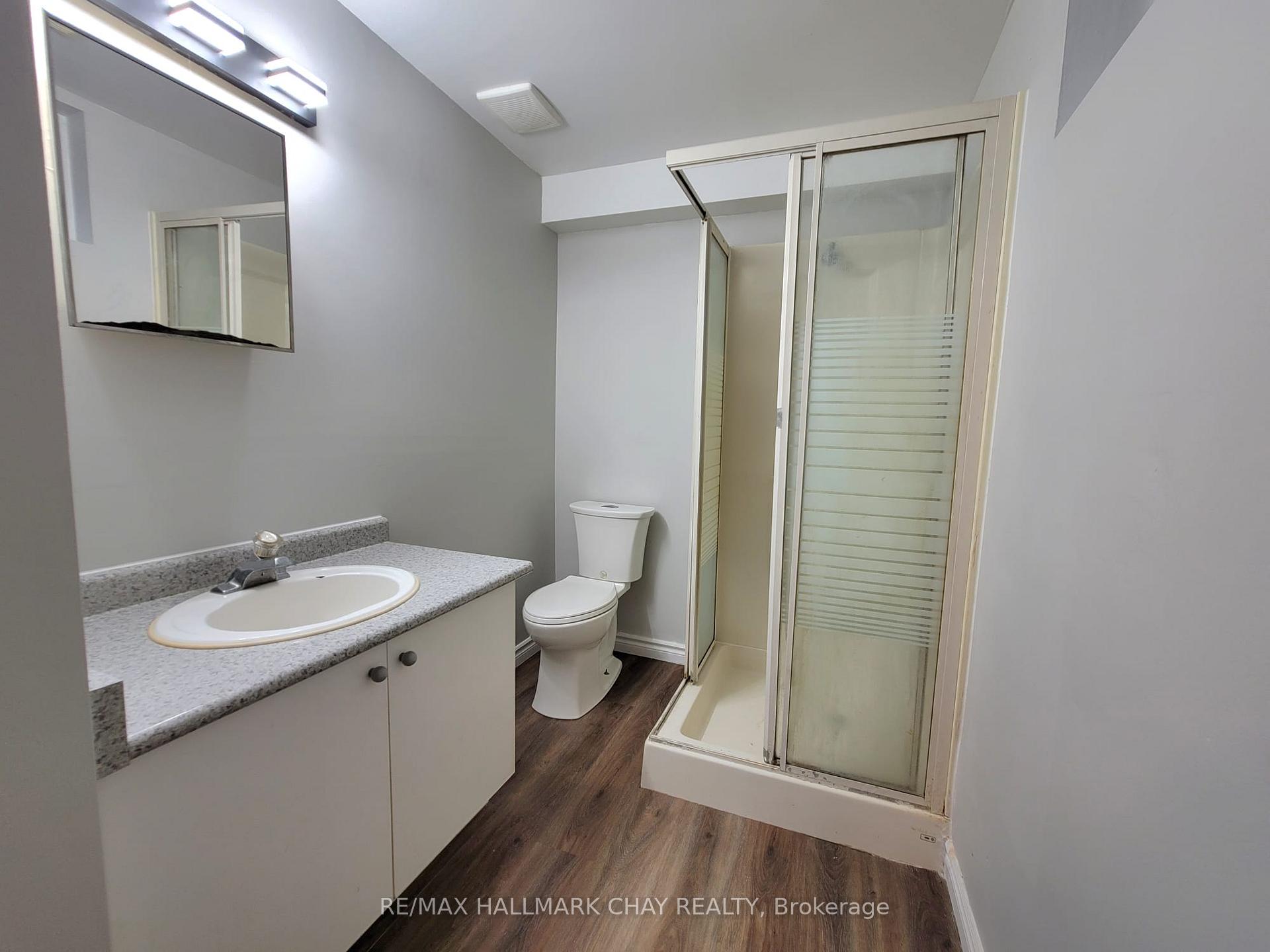 Photo 18 of 30 Orwell Crescent, Barrie, Letitia Heights — HOMEH