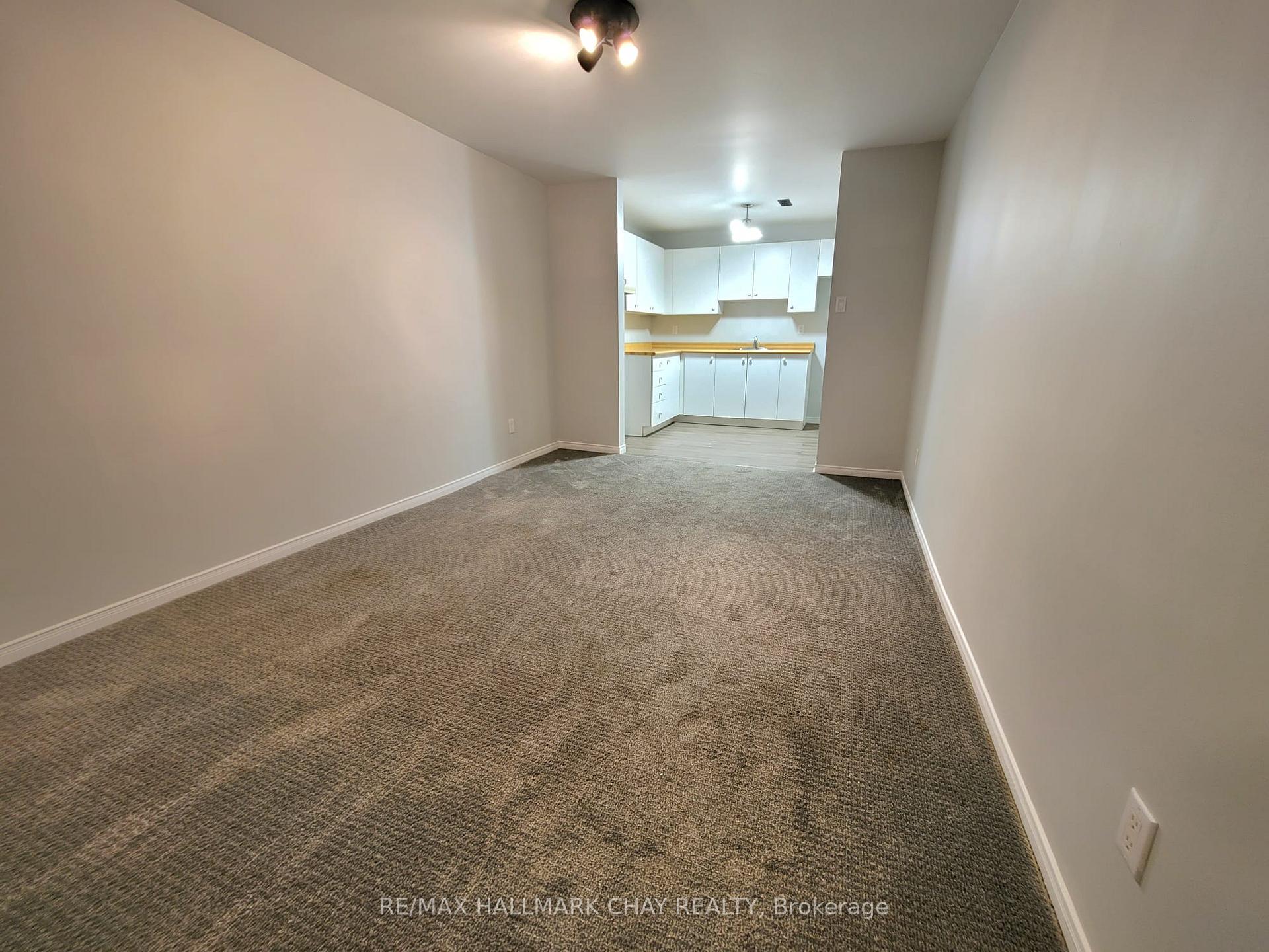 Photo 20 of 30 Orwell Crescent, Barrie, Letitia Heights — HOMEH