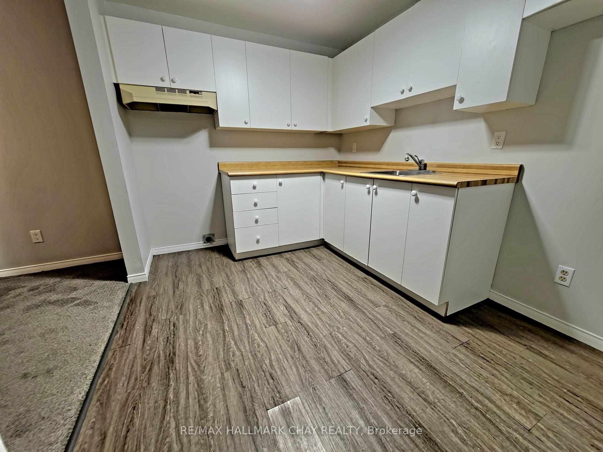 Photo 23 of 30 Orwell Crescent, Barrie, Letitia Heights — HOMEH
