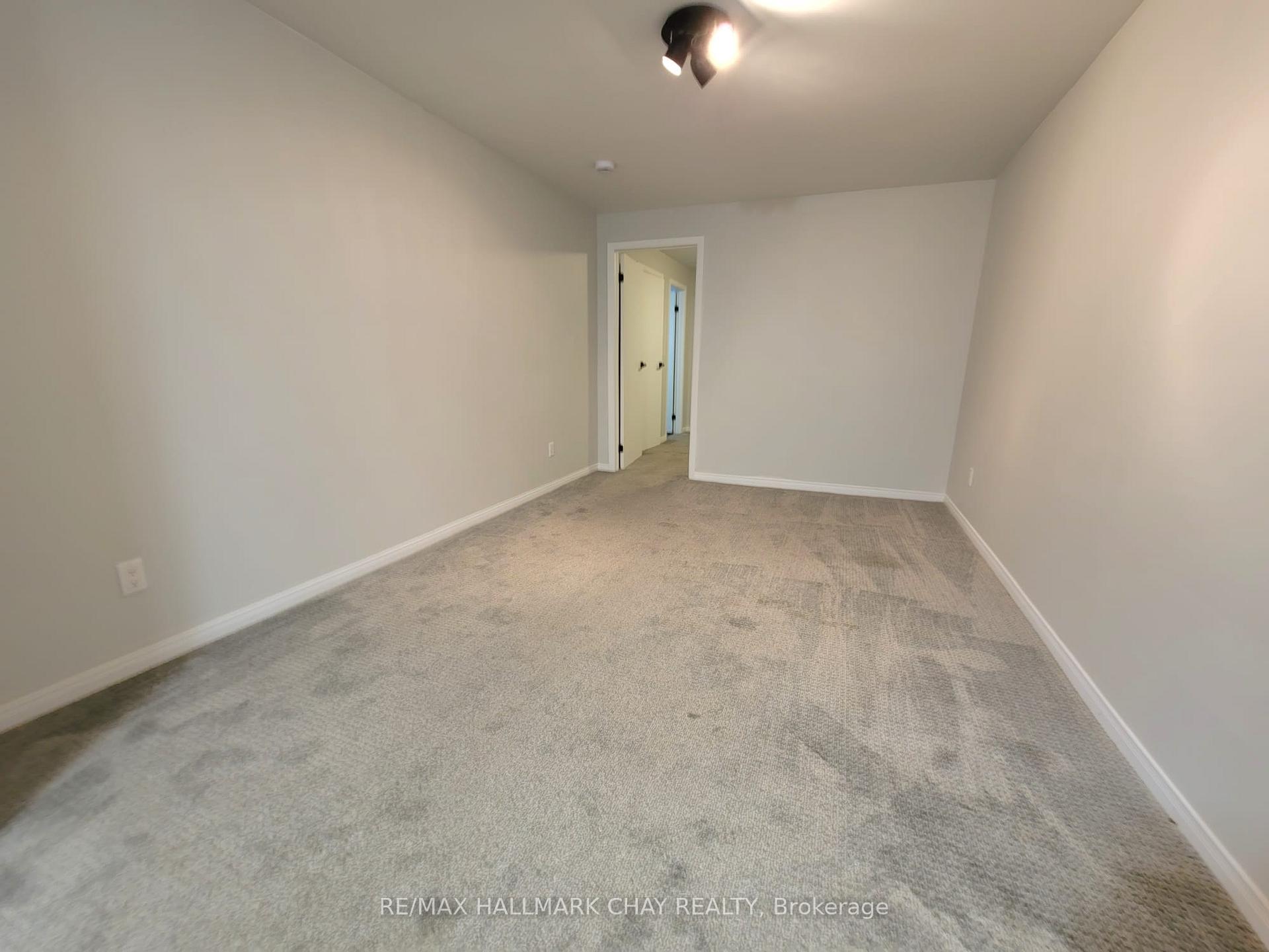 Photo 25 of 30 Orwell Crescent, Barrie, Letitia Heights — HOMEH