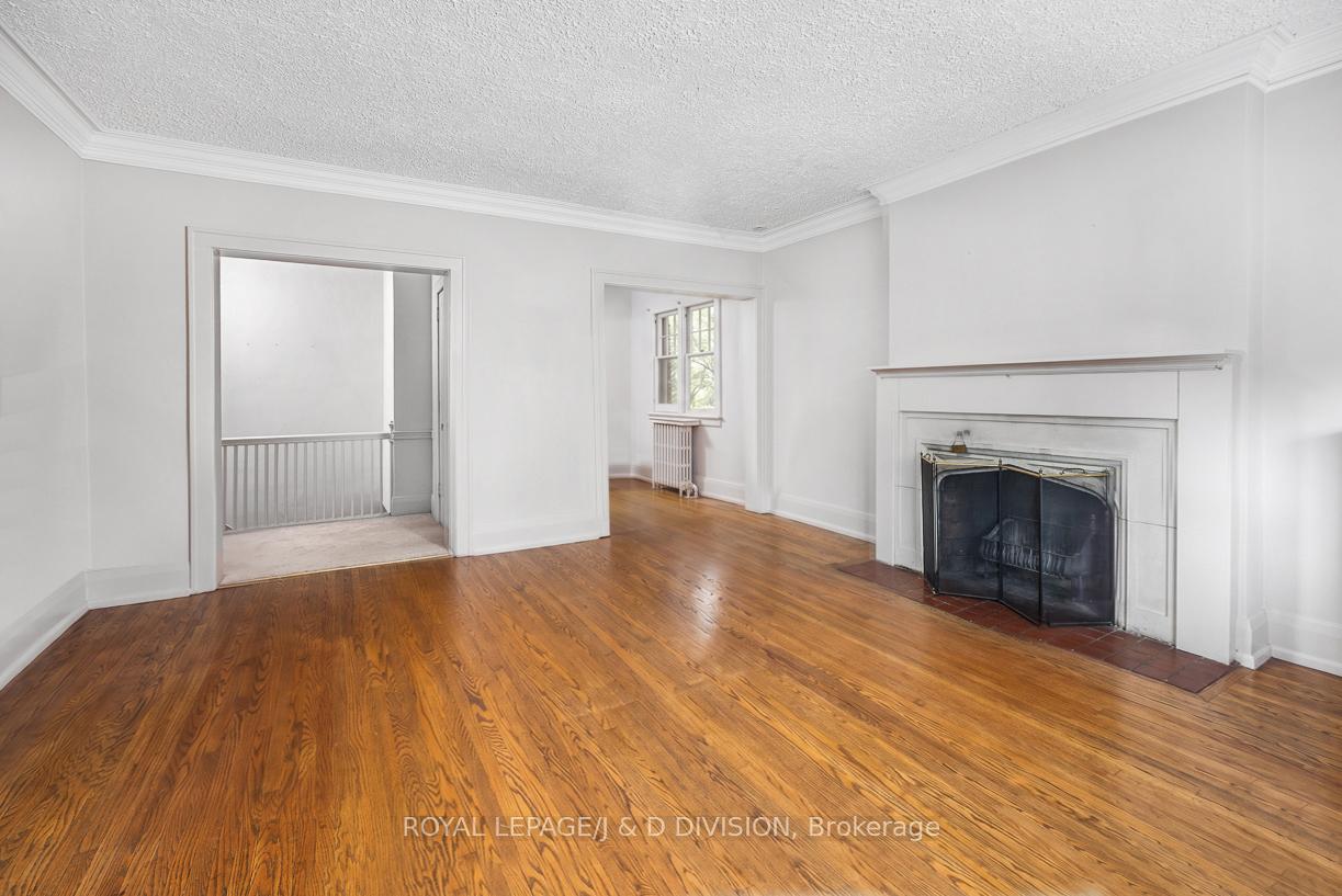 Photo 4 of 58 Lascelles Boulevard, Toronto, Yonge-Eglinton — HOMEH