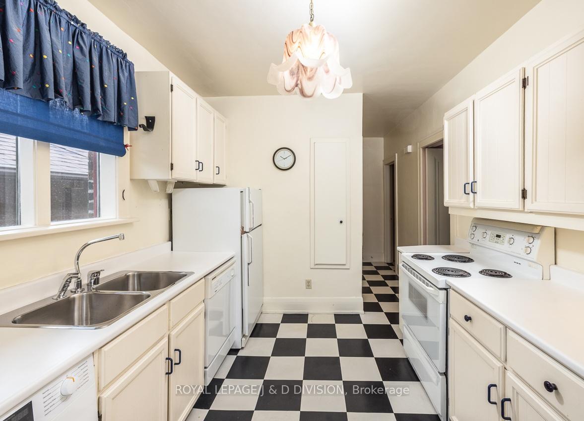 Photo 13 of 58 Lascelles Boulevard, Toronto, Yonge-Eglinton — HOMEH