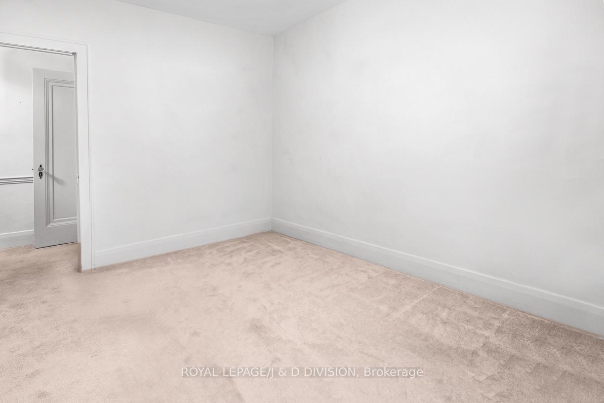 Photo 15 of 58 Lascelles Boulevard, Toronto, Yonge-Eglinton — HOMEH