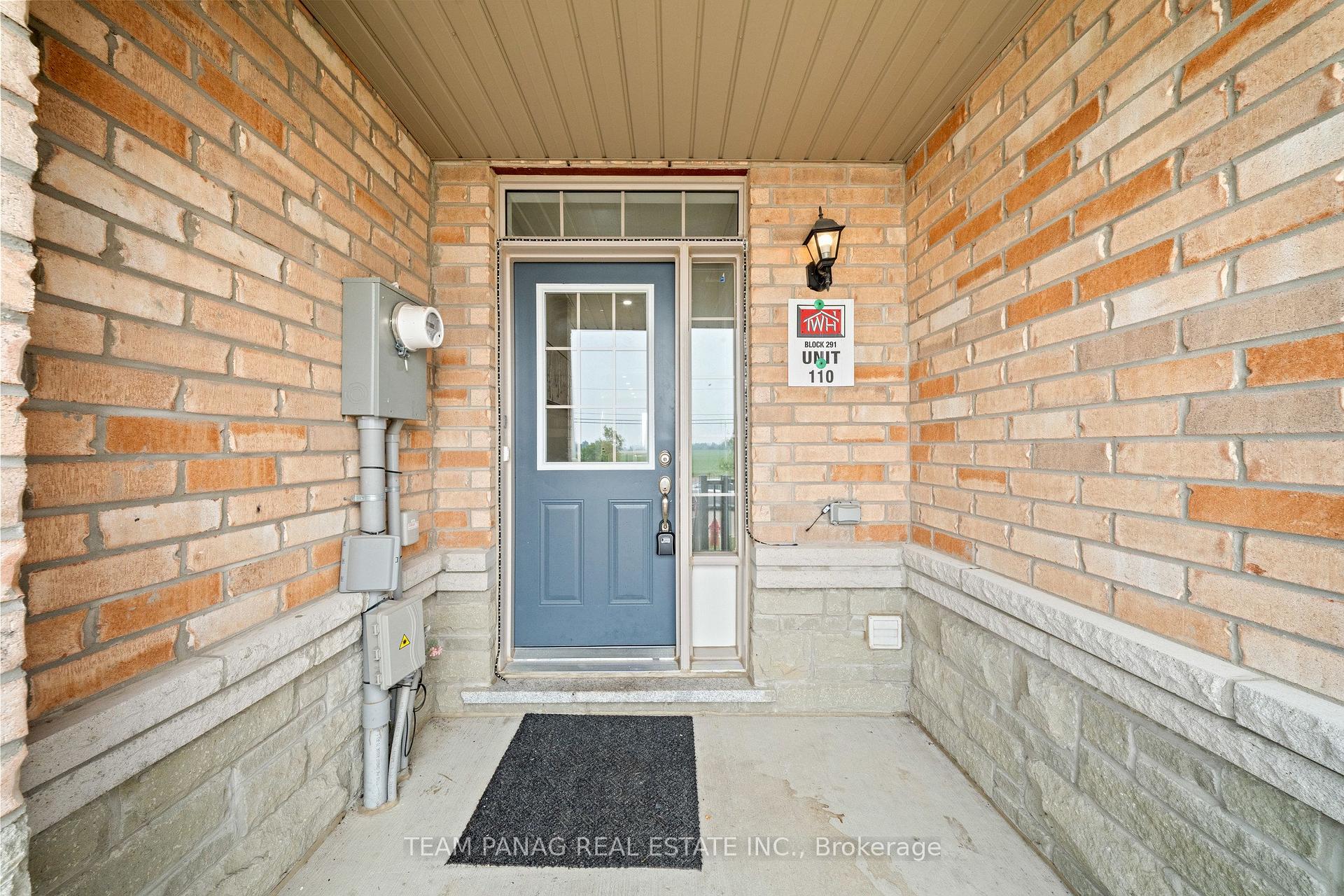 Photo 3 of 79 Finegan Circle, Brampton, Northwest Brampton — HOMEH