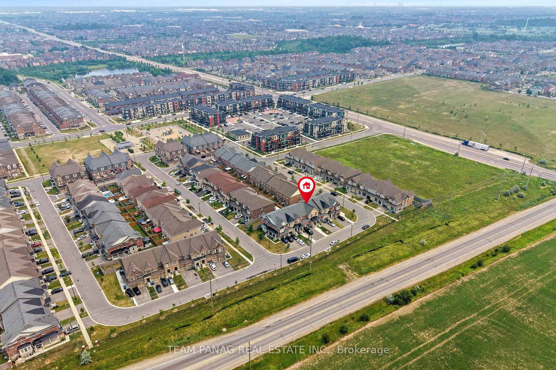 Photo 5 of 79 Finegan Circle, Brampton, Northwest Brampton — HOMEH