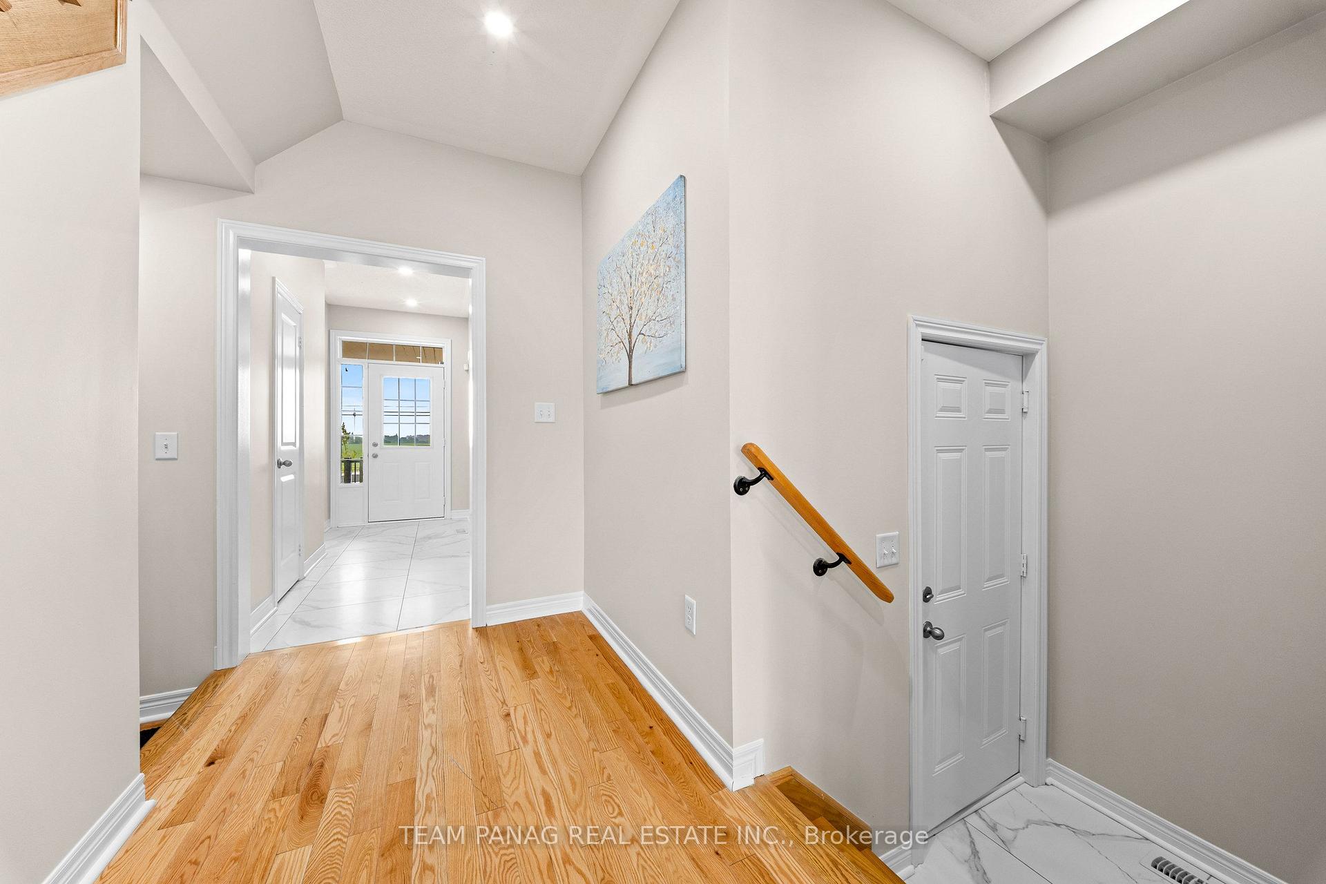 Photo 10 of 79 Finegan Circle, Brampton, Northwest Brampton — HOMEH