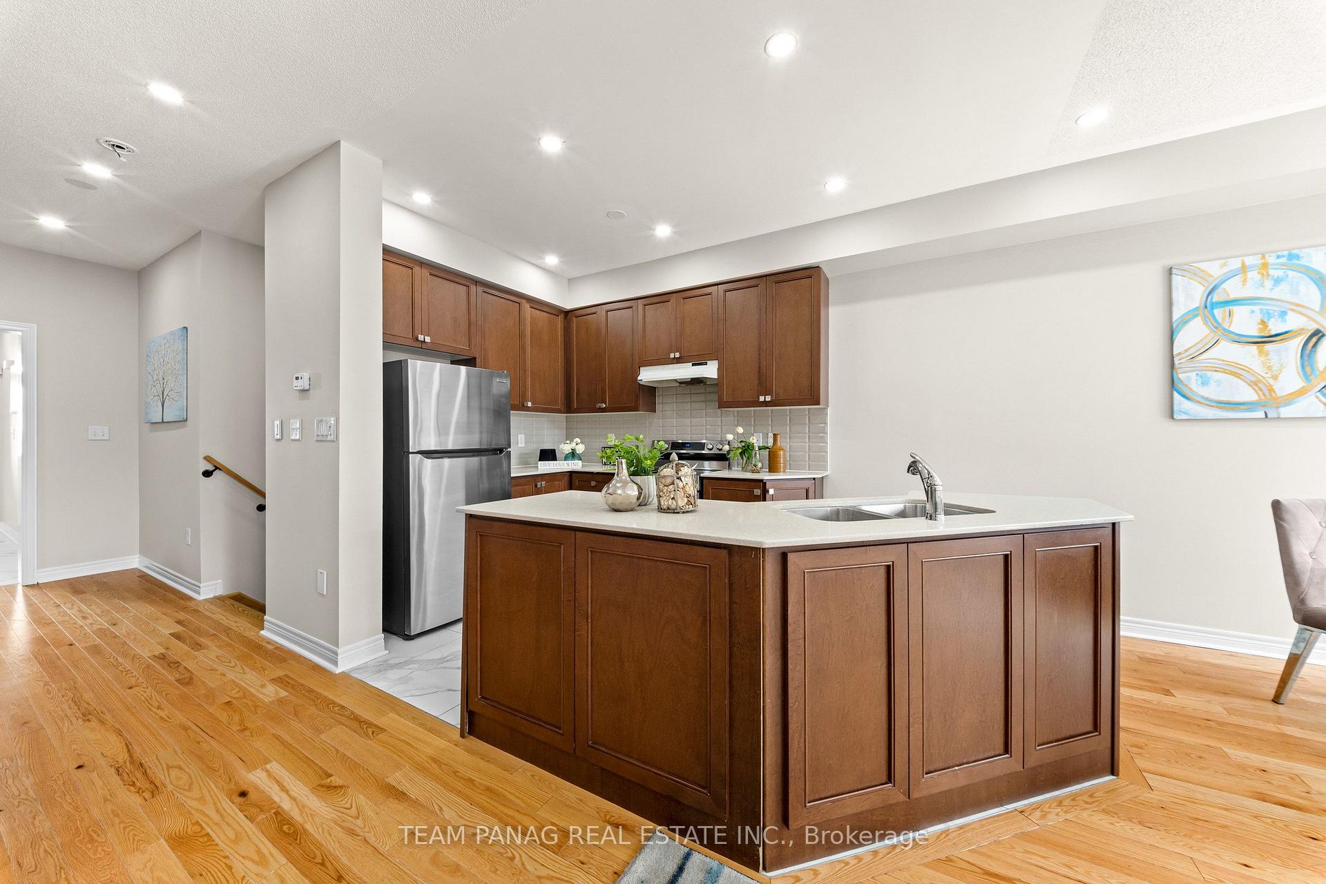 Photo 14 of 79 Finegan Circle, Brampton, Northwest Brampton — HOMEH
