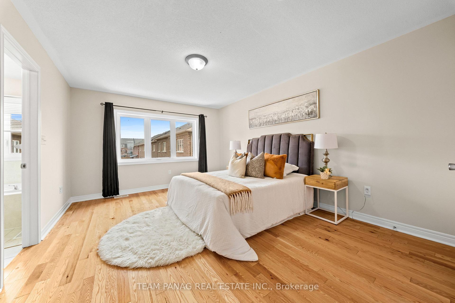 Photo 33 of 79 Finegan Circle, Brampton, Northwest Brampton — HOMEH