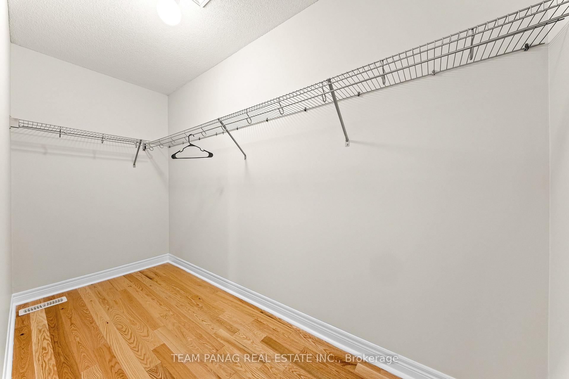 Photo 37 of 79 Finegan Circle, Brampton, Northwest Brampton — HOMEH