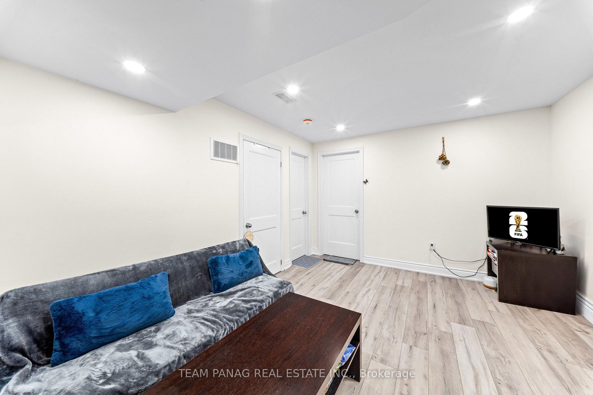 Photo 38 of 79 Finegan Circle, Brampton, Northwest Brampton — HOMEH