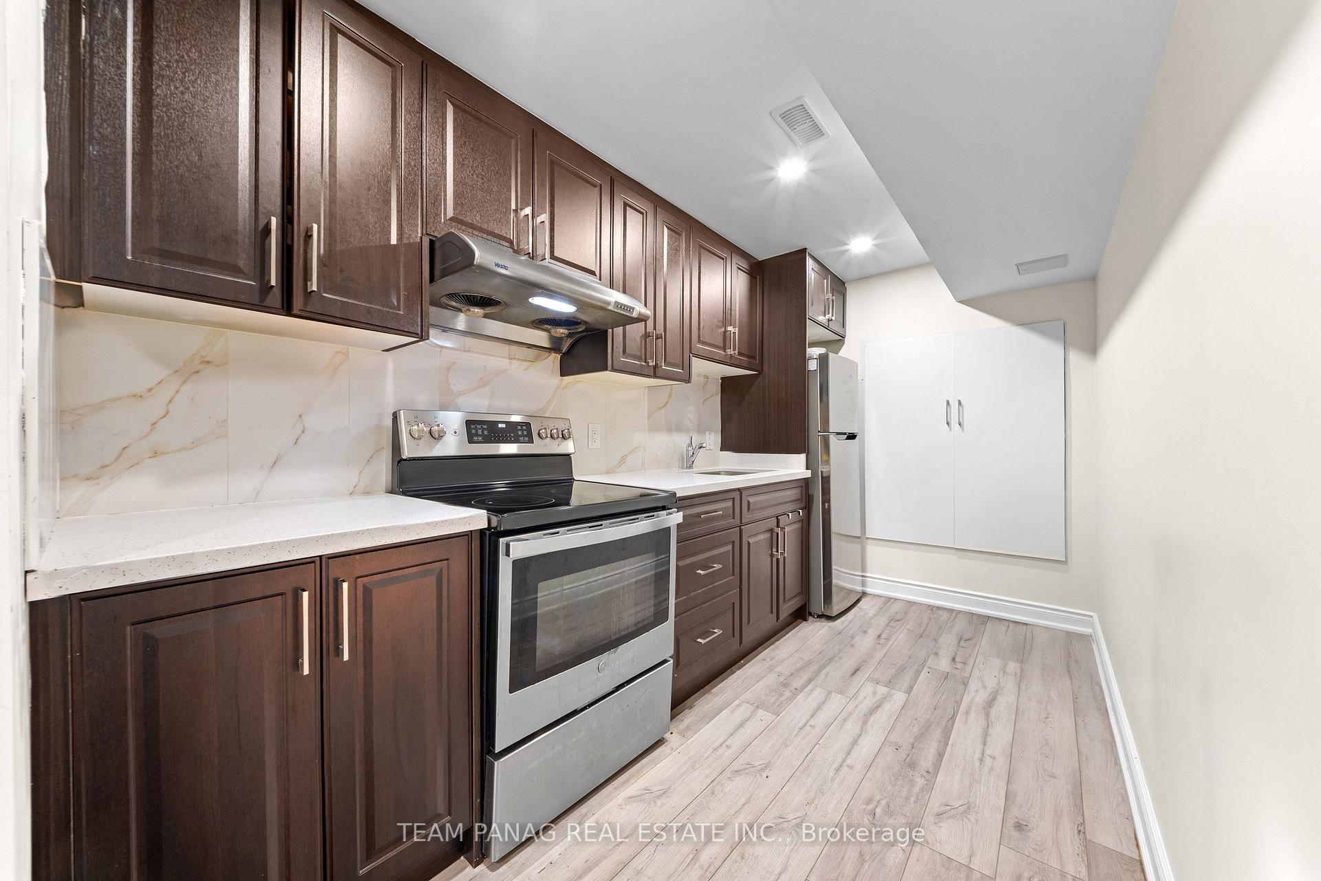 Photo 39 of 79 Finegan Circle, Brampton, Northwest Brampton — HOMEH