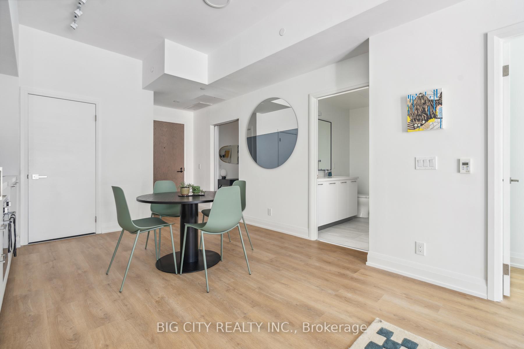 Photo 4 of Unit 307, 36 Brentcliffe Road, Toronto, Thorncliffe Park — HOMEH